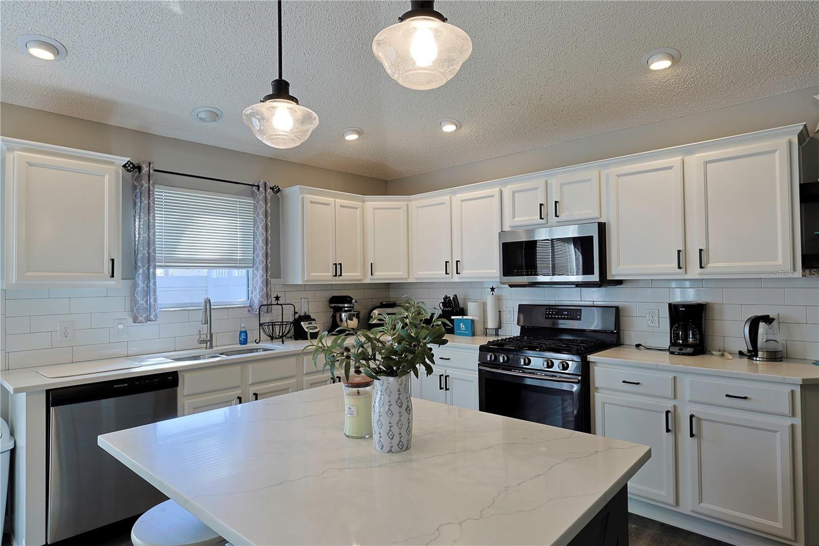 Image 5 of 31 For 1451 Rosedale Way