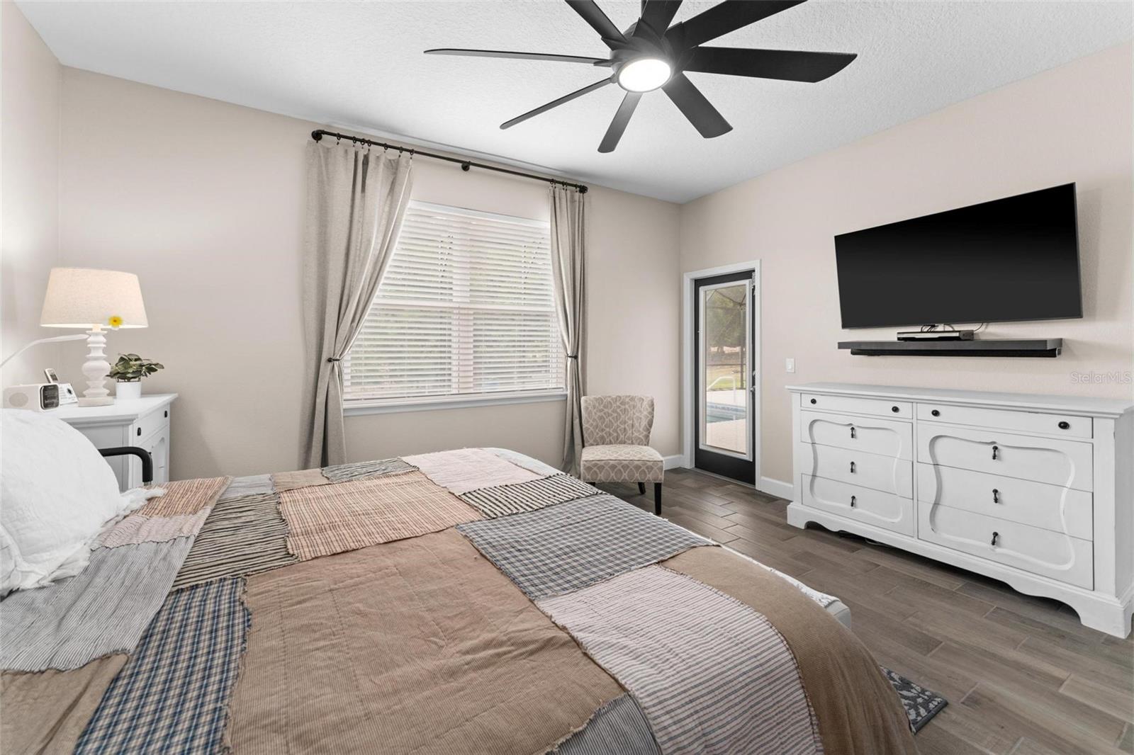 Image 18 of 64 For 3733 Statham Drive