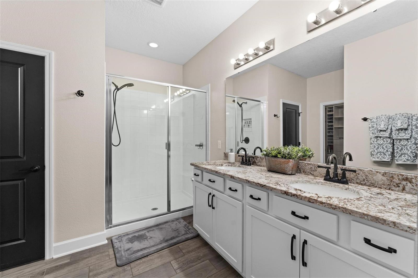 Image 21 of 64 For 3733 Statham Drive