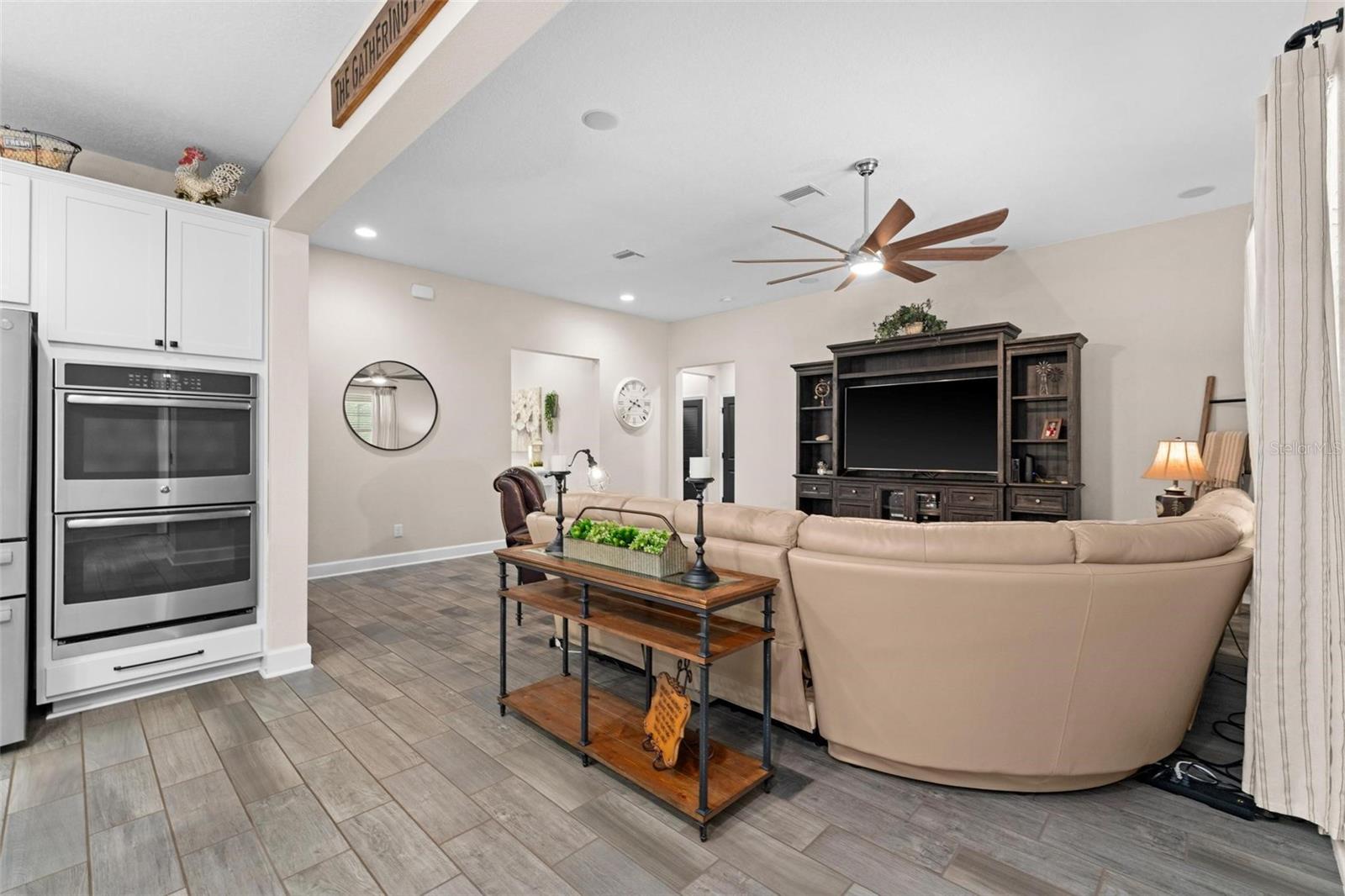 Image 6 of 64 For 3733 Statham Drive