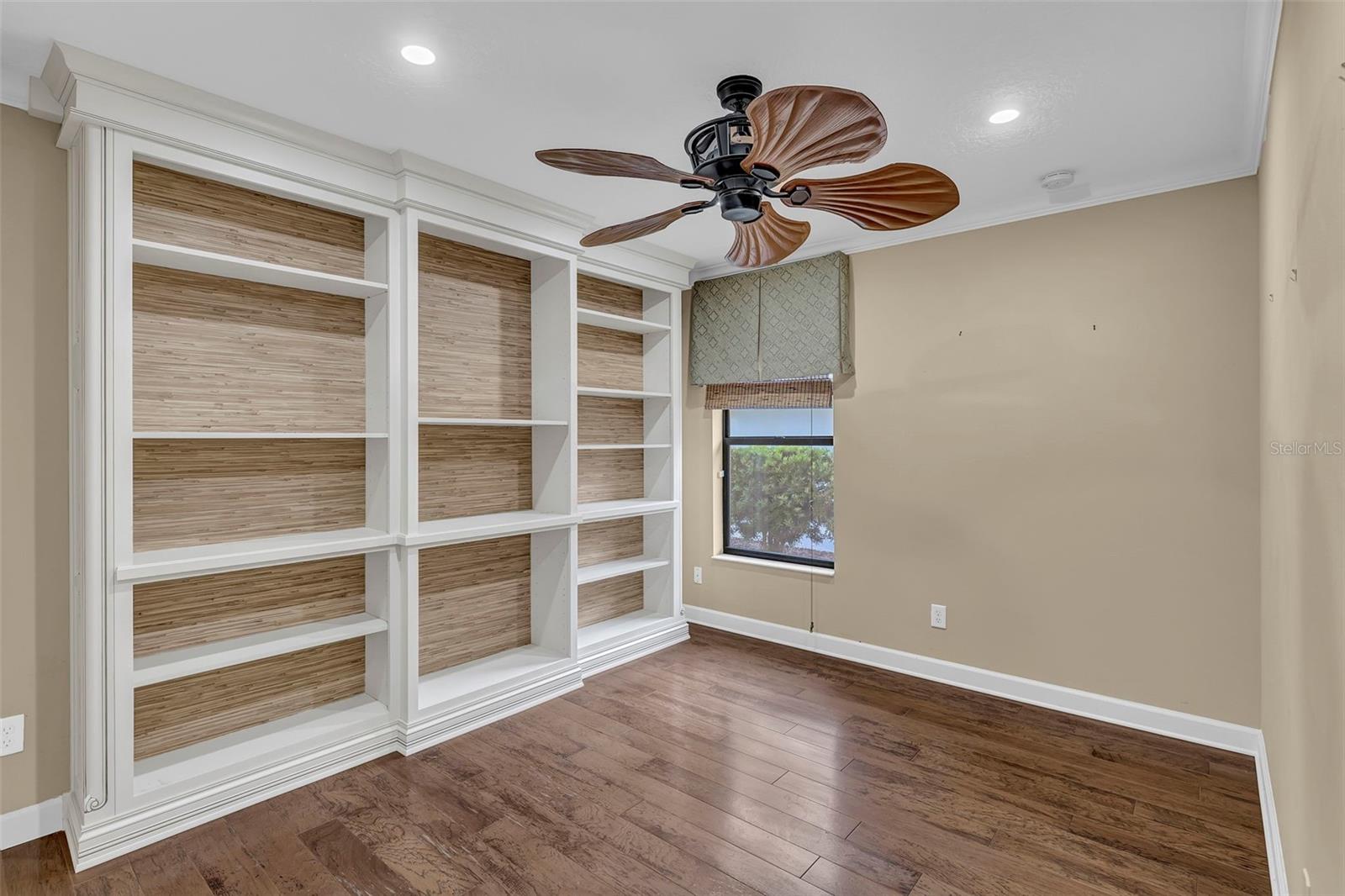Image 7 of 60 For 8167 Bridgeport Bay Circle