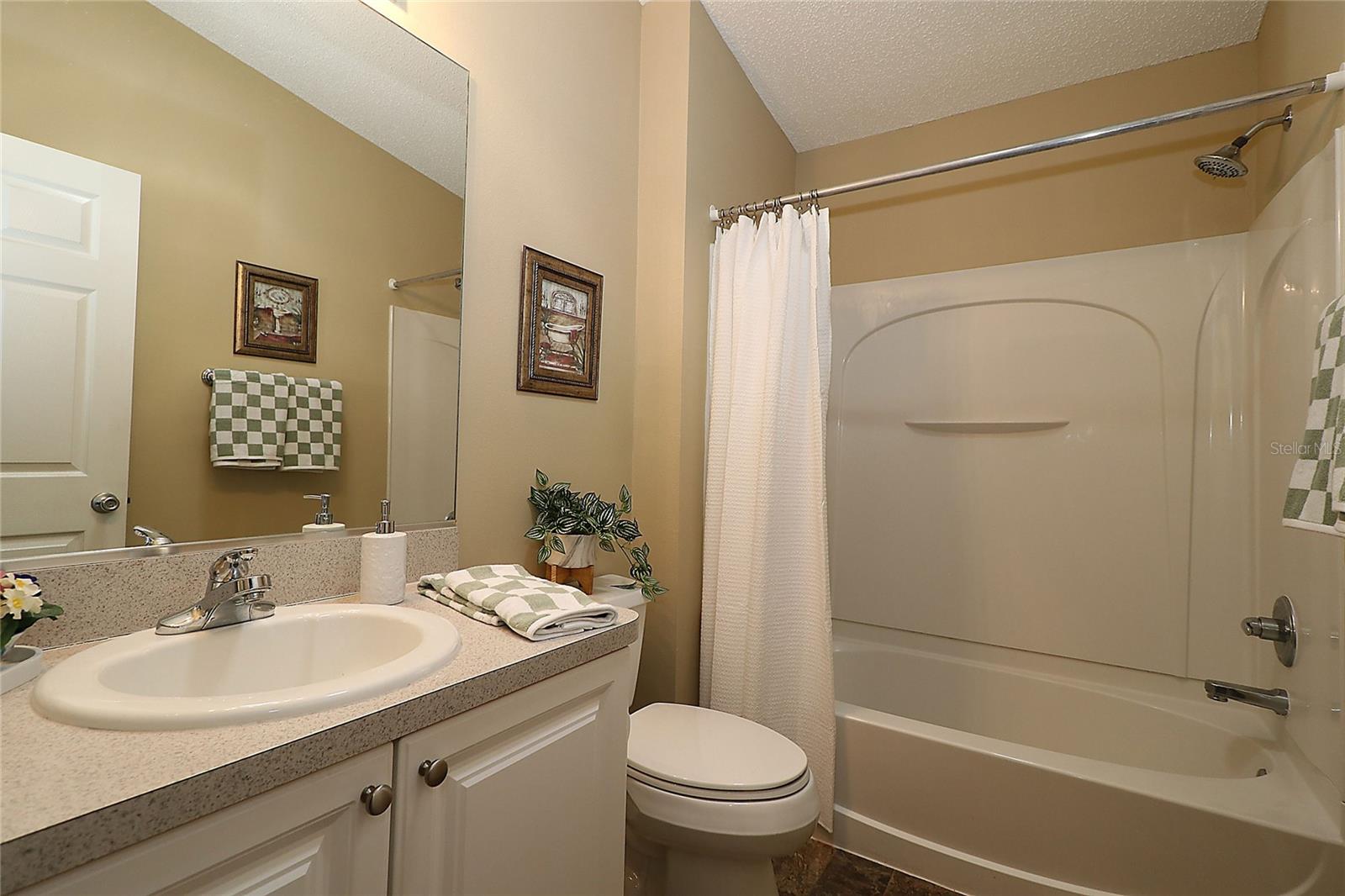 Image 20 of 29 For 1070 Pinewood Place