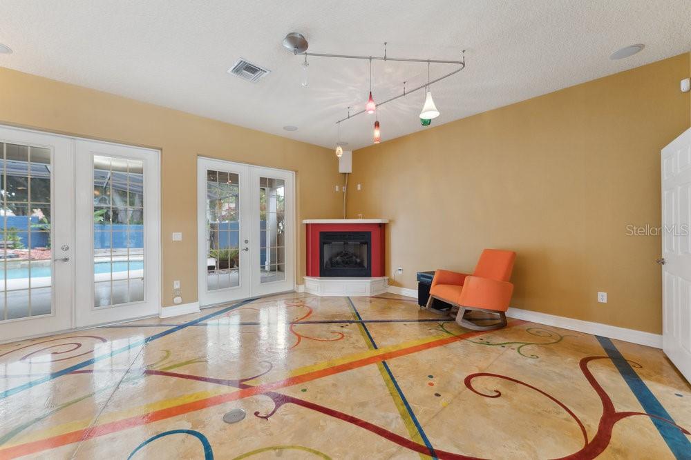 Image 11 of 78 For 19627 Spring Oak Drive