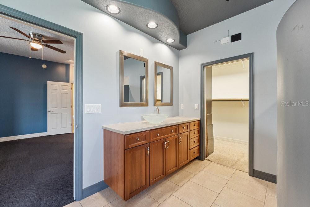 Image 30 of 78 For 19627 Spring Oak Drive