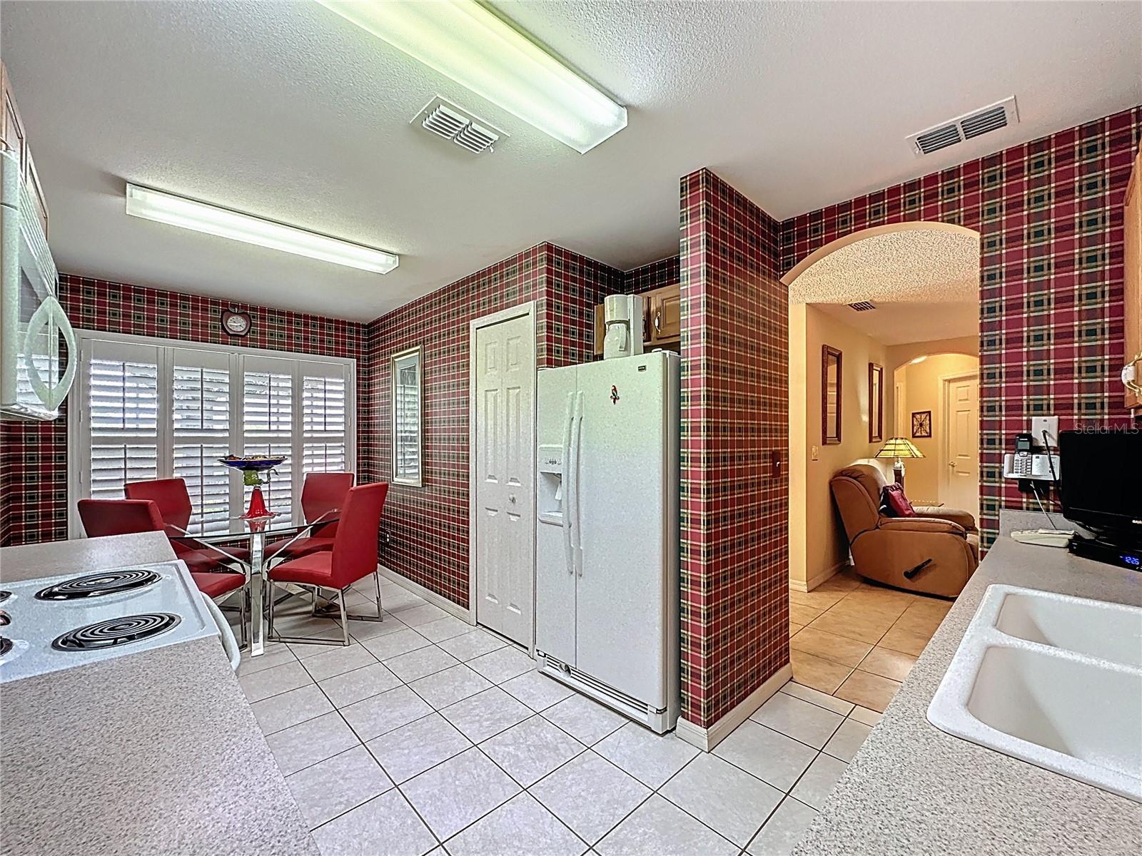 Image 9 of 71 For 2131 Burley Avenue
