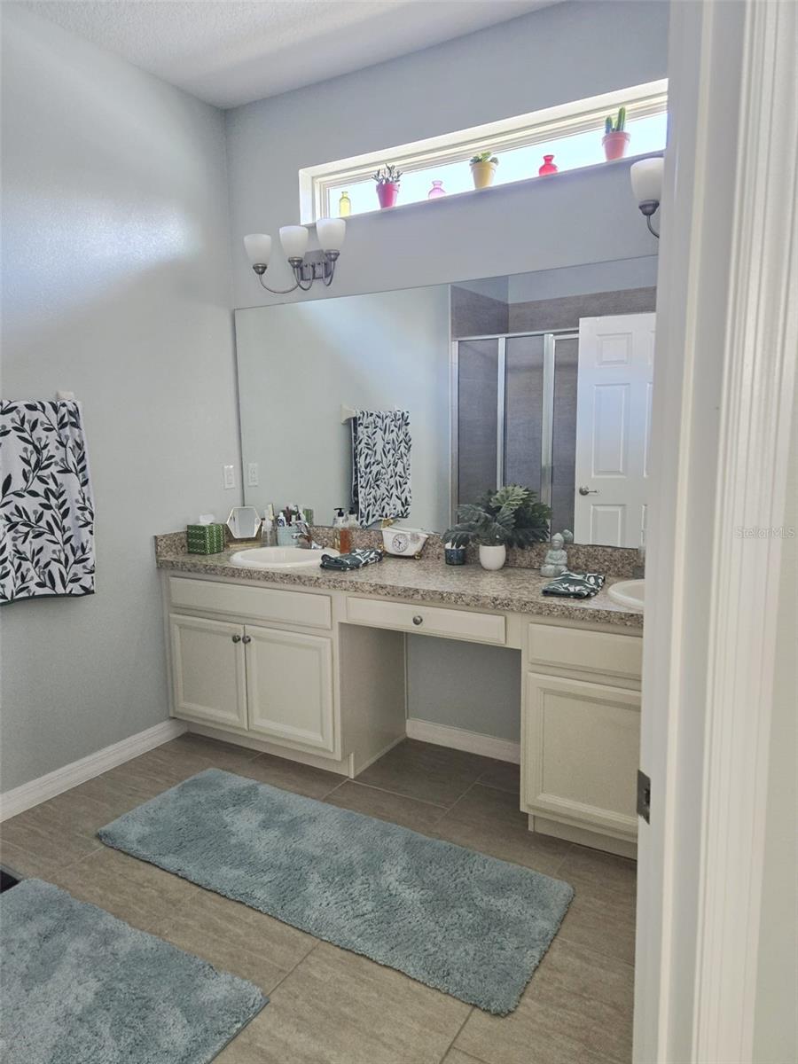 Image 17 of 29 For 1231 Merion Drive