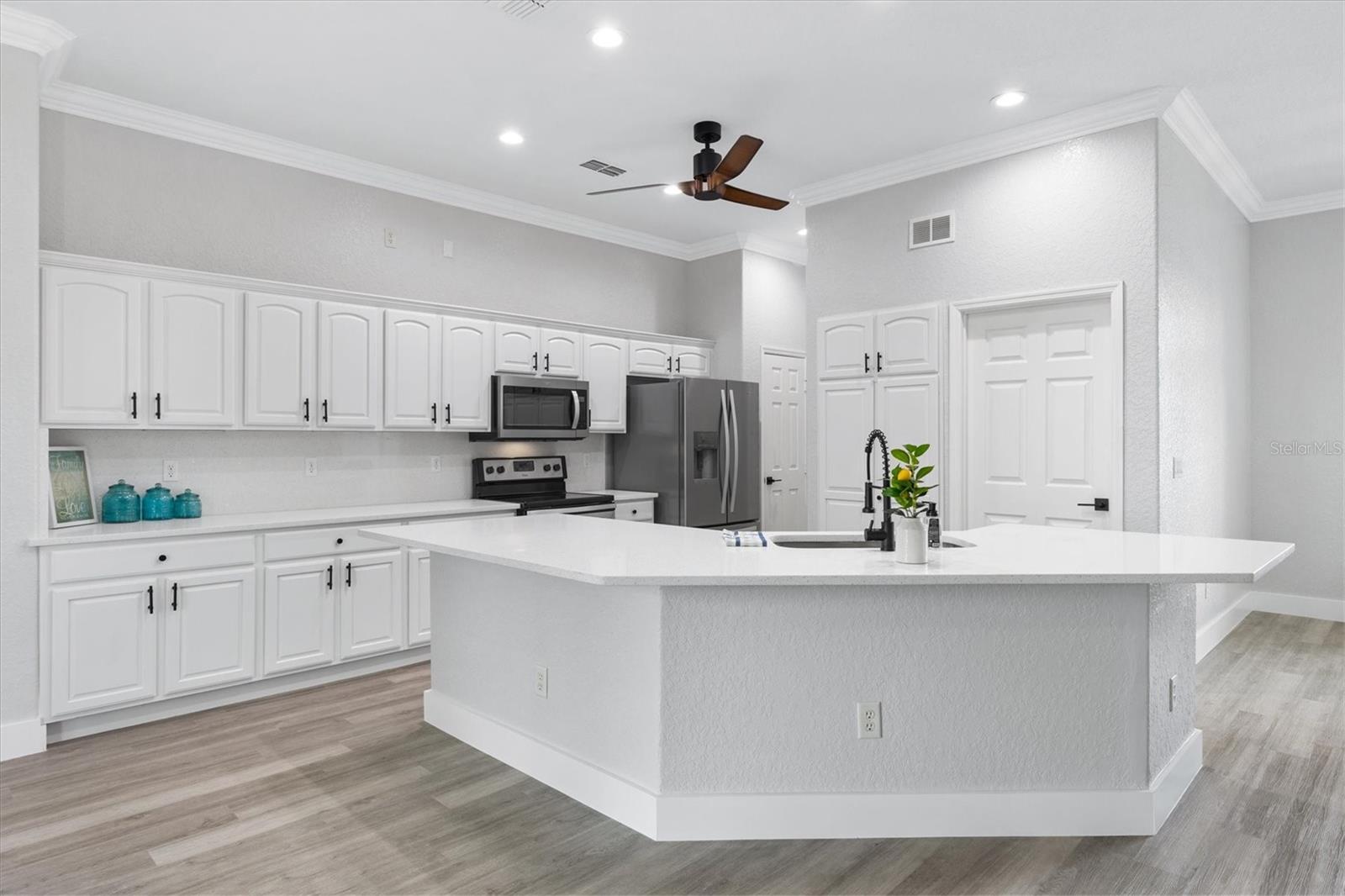 Image 7 of 49 For 11884 179th Street
