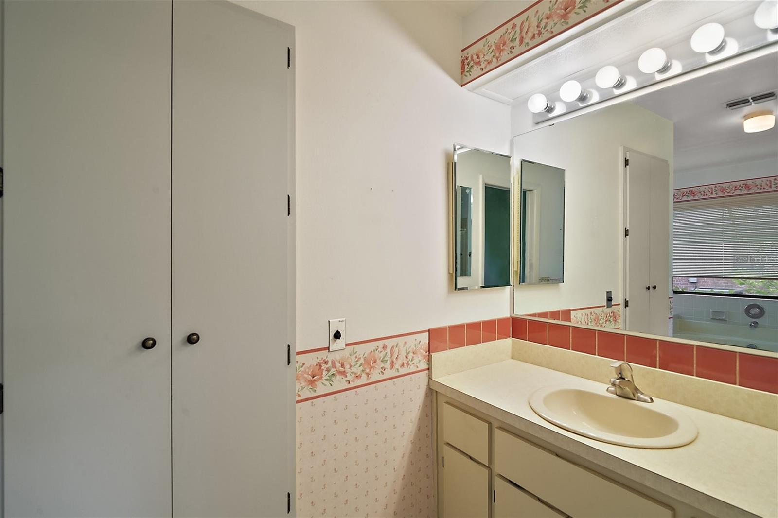Image 21 of 26 For 34 Gordon Court