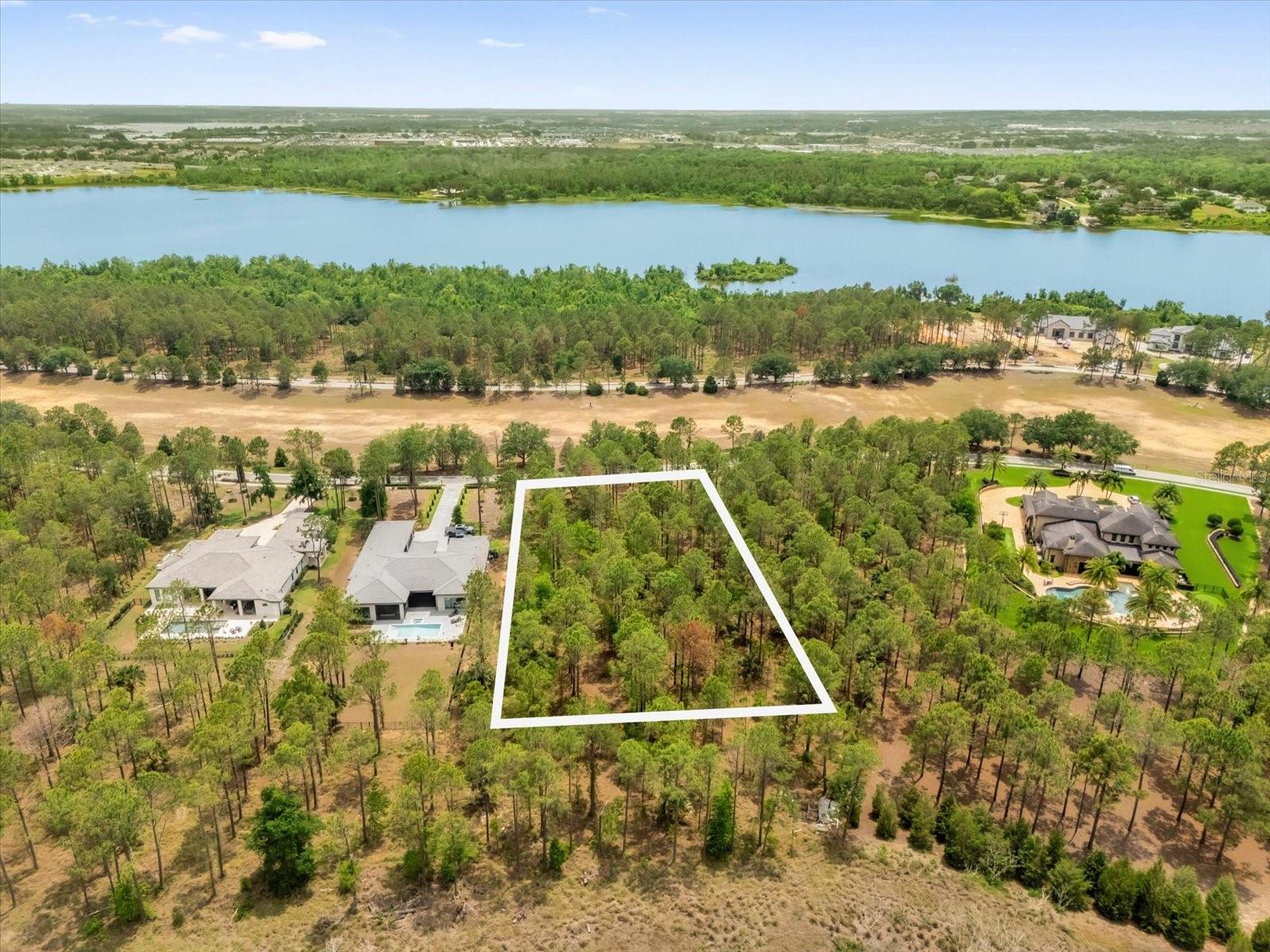 Image 8 of 17 For 16250 Pendio Drive