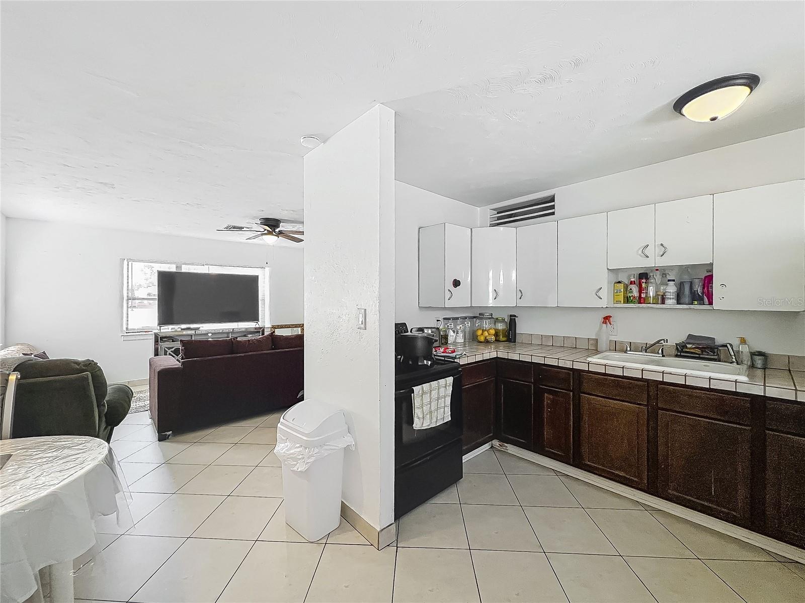 Image 6 of 24 For 525 Orange Avenue
