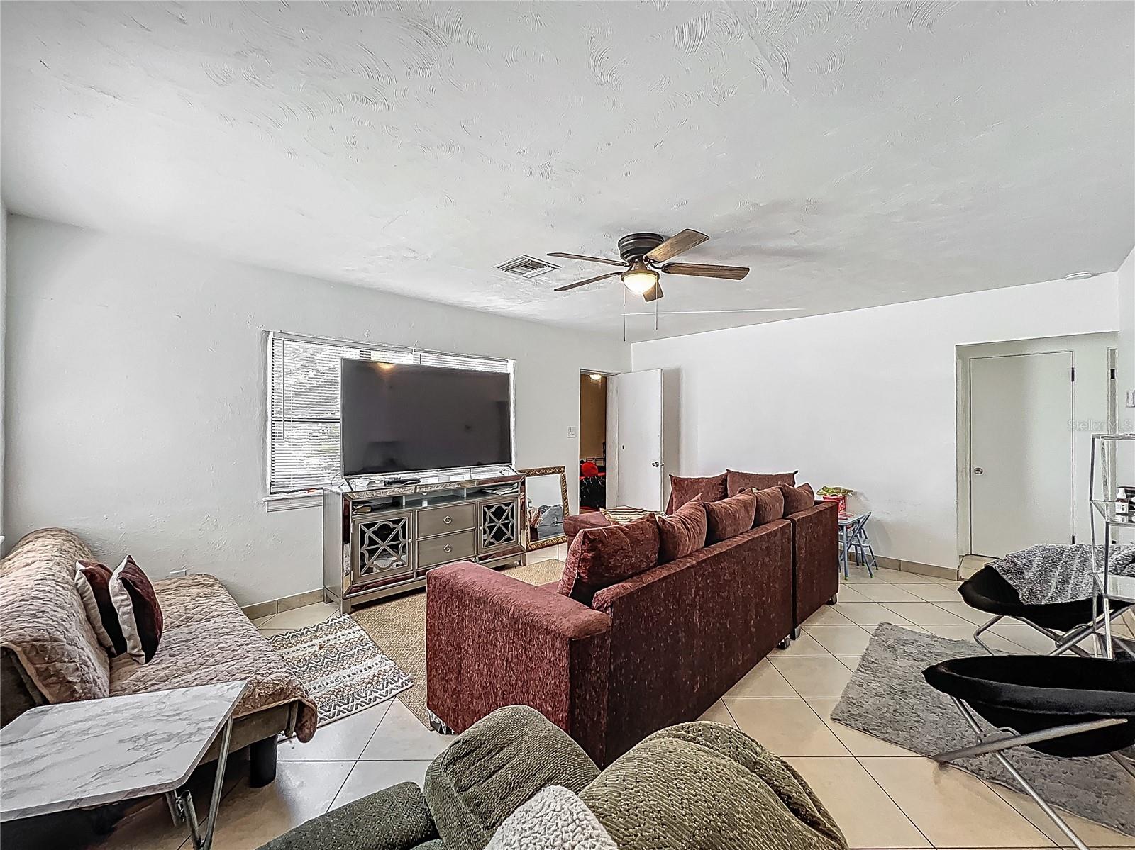 Image 7 of 24 For 525 Orange Avenue