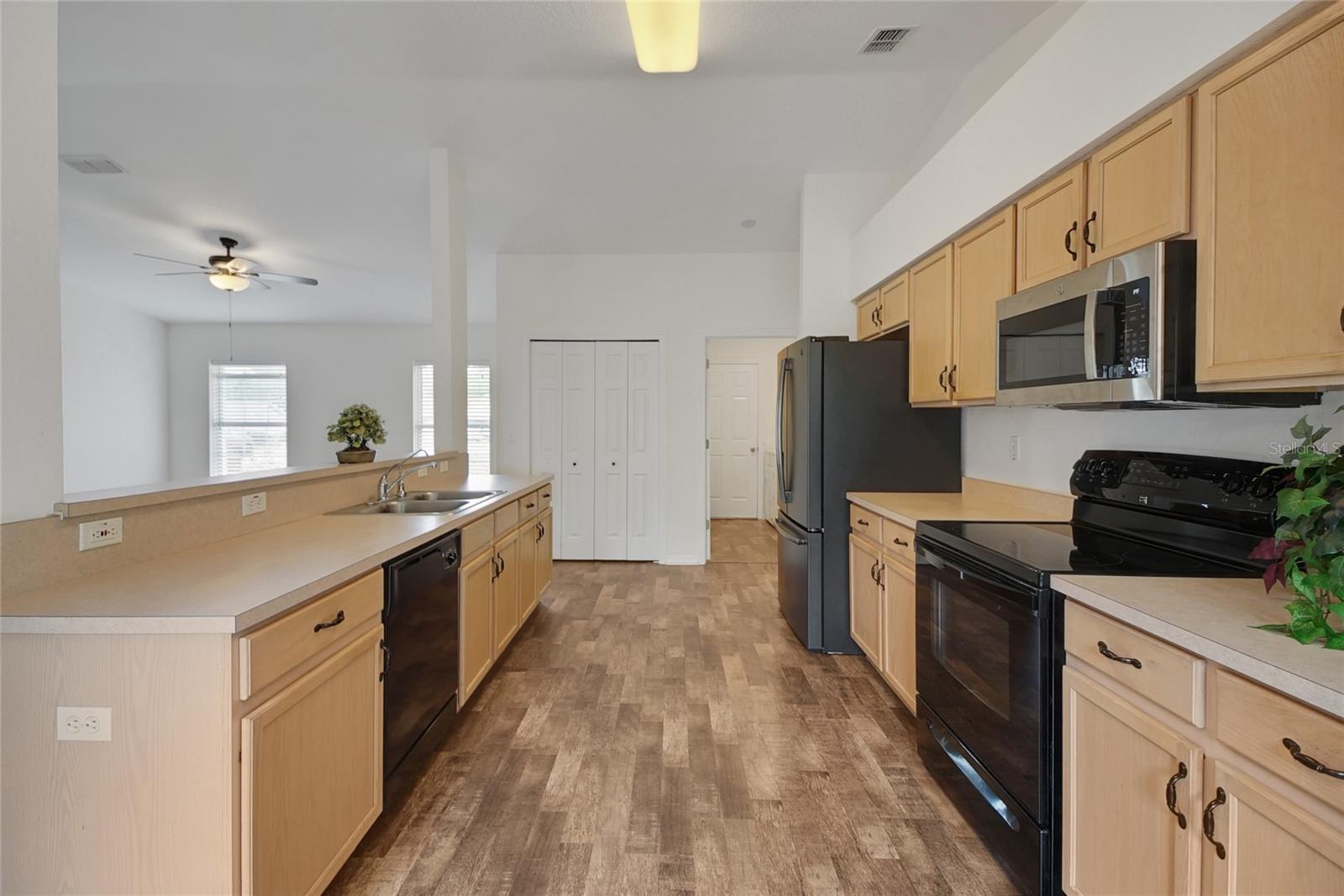 Image 12 of 46 For 14490 96th Terrace