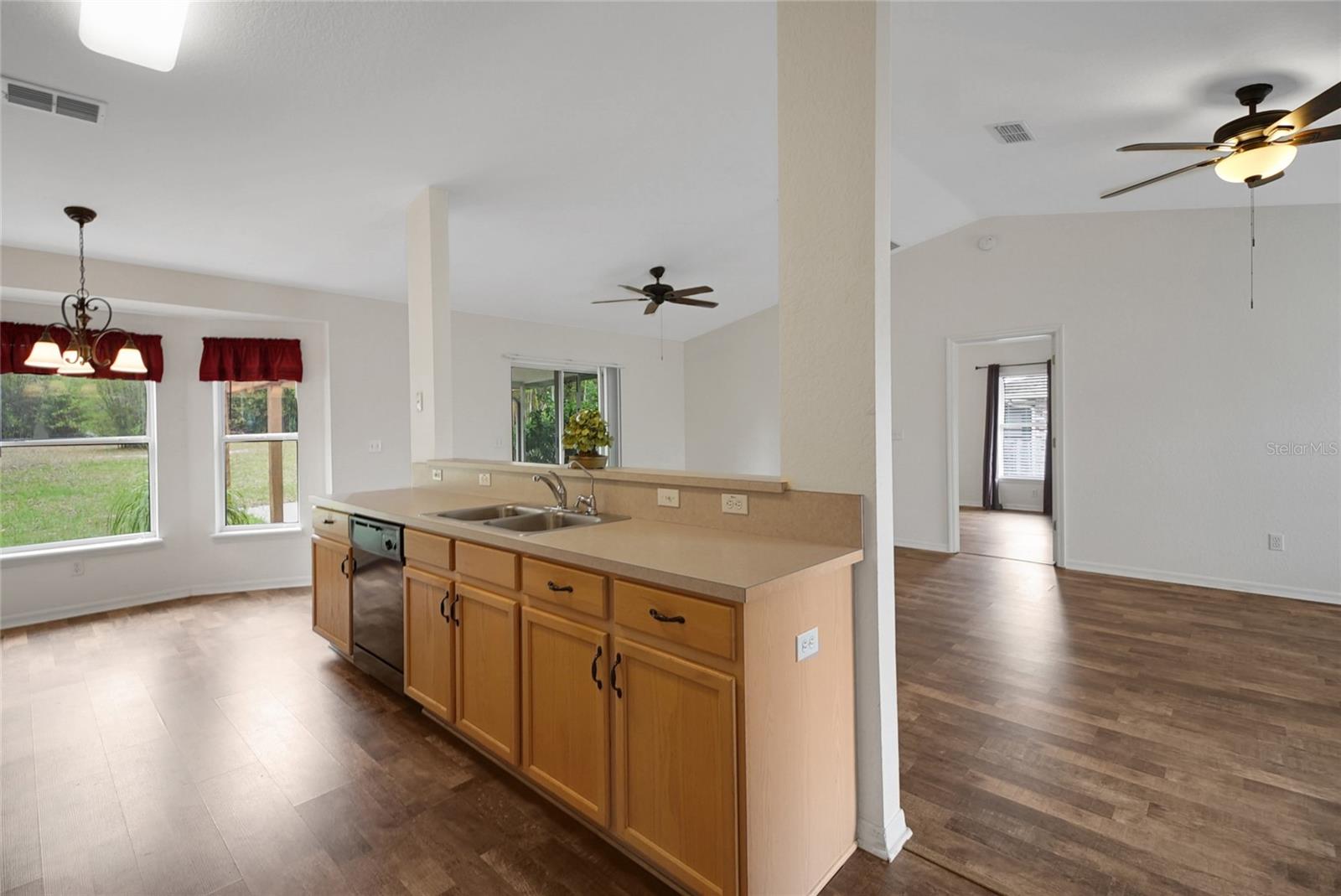 Image 21 of 46 For 14490 96th Terrace