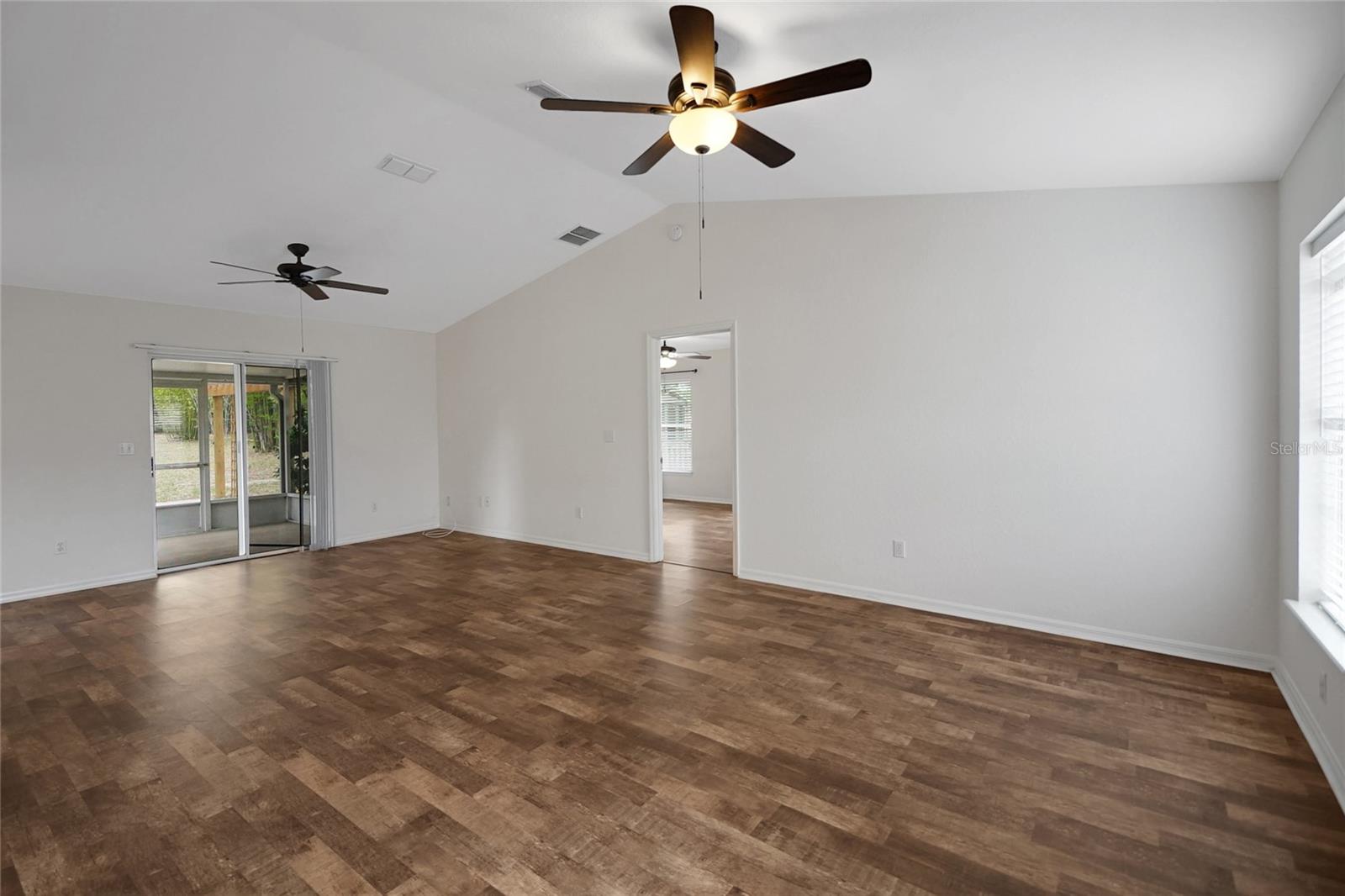 Image 22 of 46 For 14490 96th Terrace