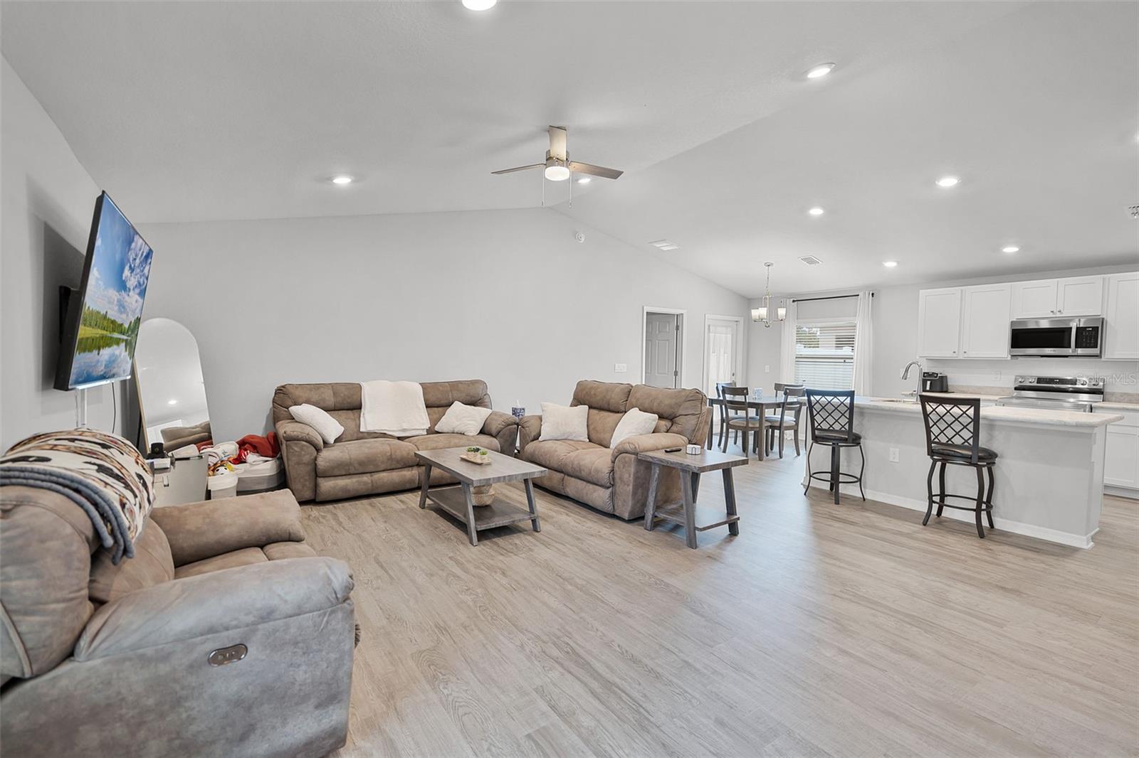 Image 5 of 20 For 1247 Mezzavalle Way