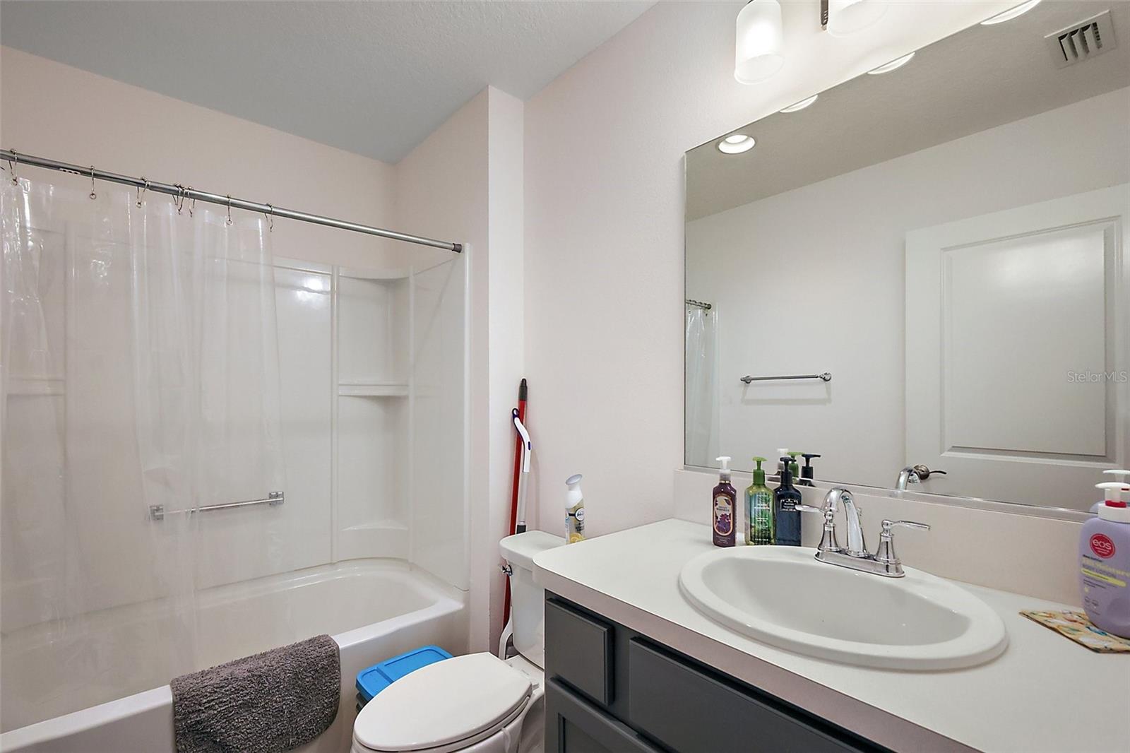 Image 15 of 20 For 5817 Valente Court