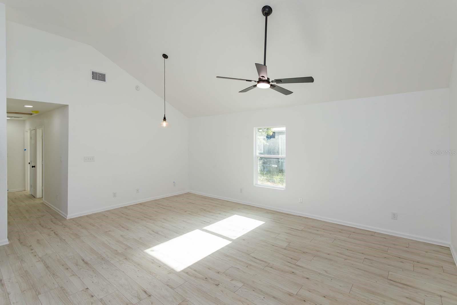 Image 10 of 20 For 4817 Cr 686  