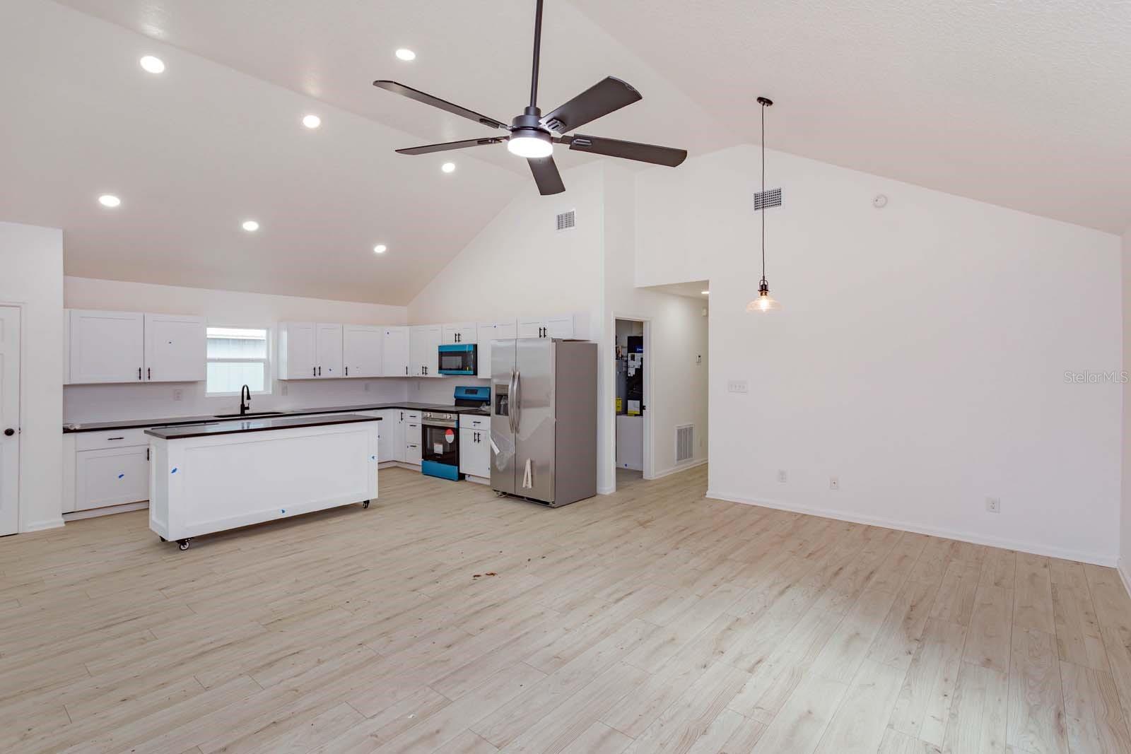 Image 15 of 20 For 4817 Cr 686  
