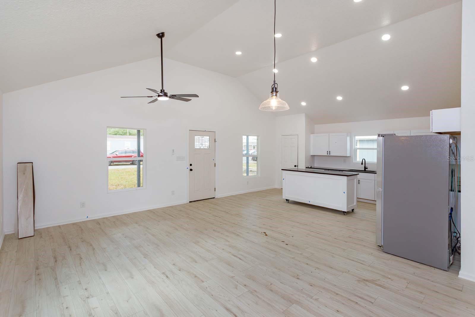 Image 16 of 20 For 4817 Cr 686  