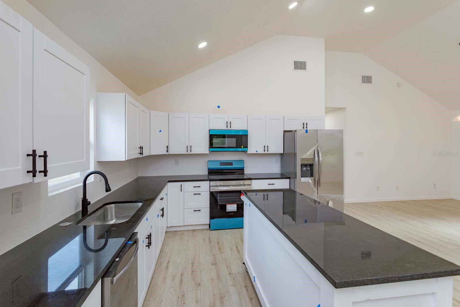 Image 3 of 20 For 4817 Cr 686  