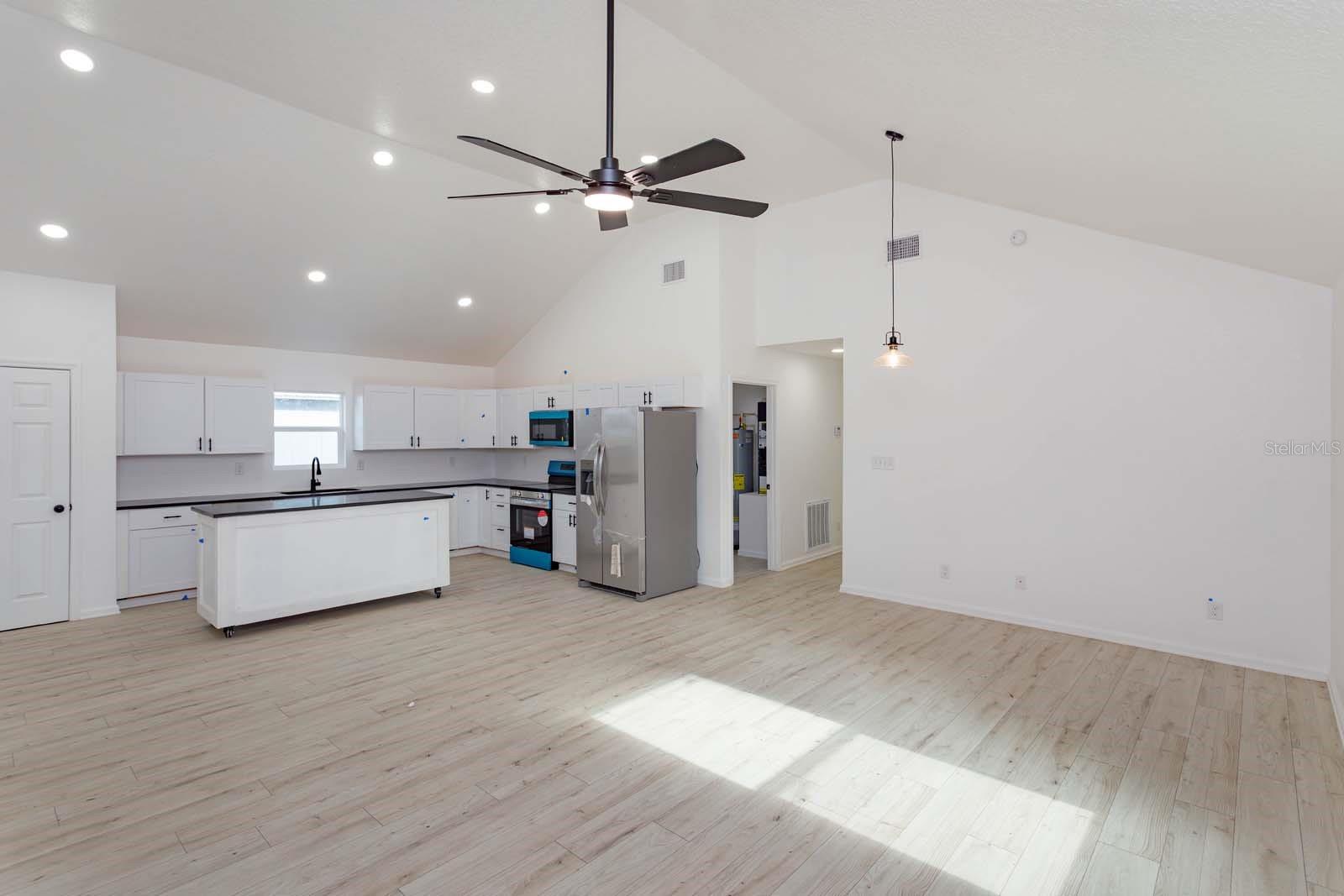 Image 4 of 20 For 4817 Cr 686  