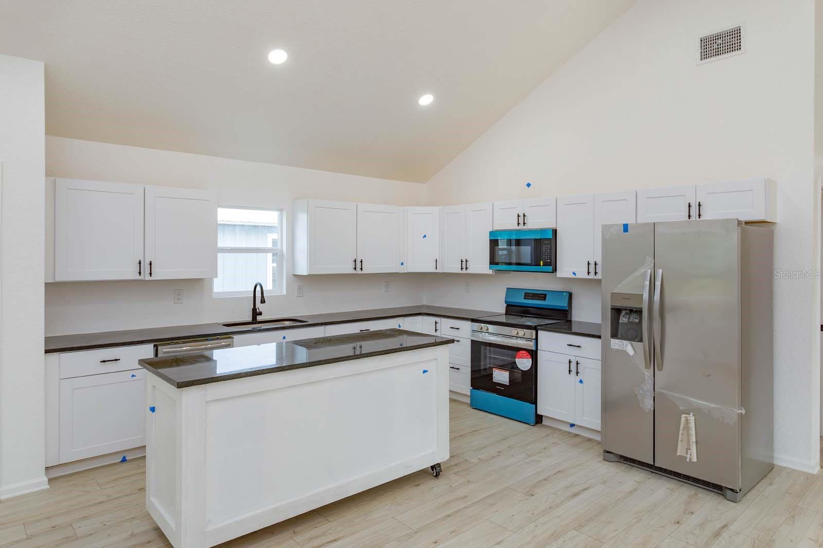 Image 6 of 20 For 4817 Cr 686  