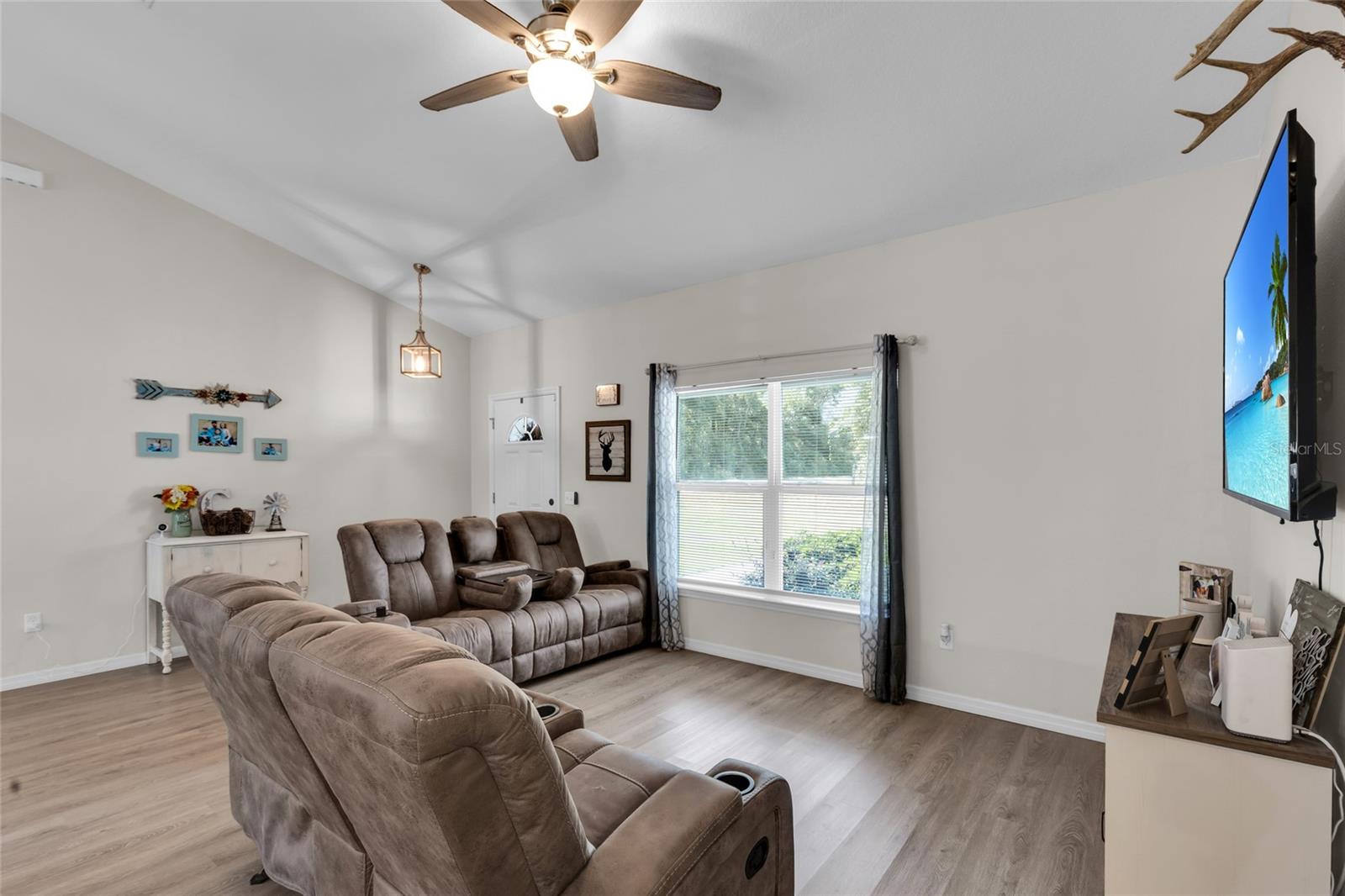 Image 14 of 35 For 8635 156 Street