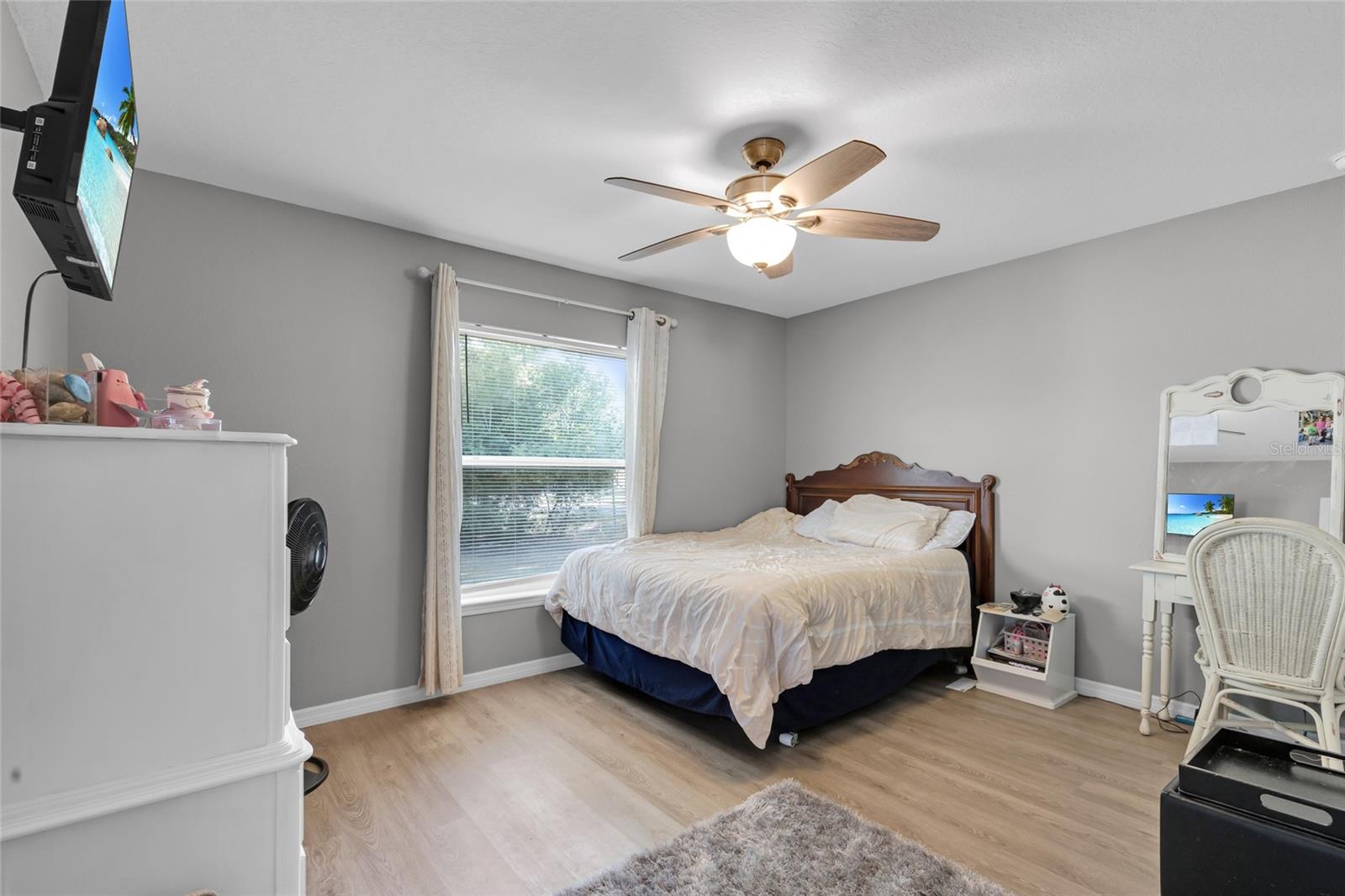 Image 16 of 35 For 8635 156 Street