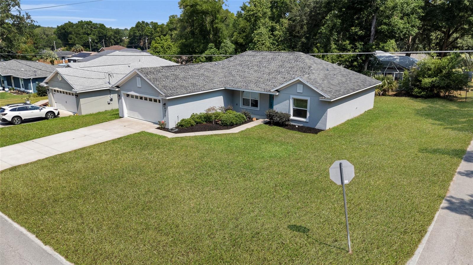 Image 2 of 35 For 8635 156 Street
