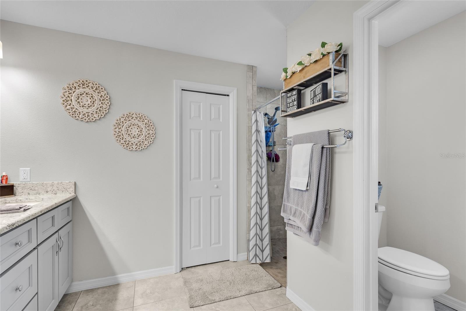 Image 21 of 35 For 8635 156 Street