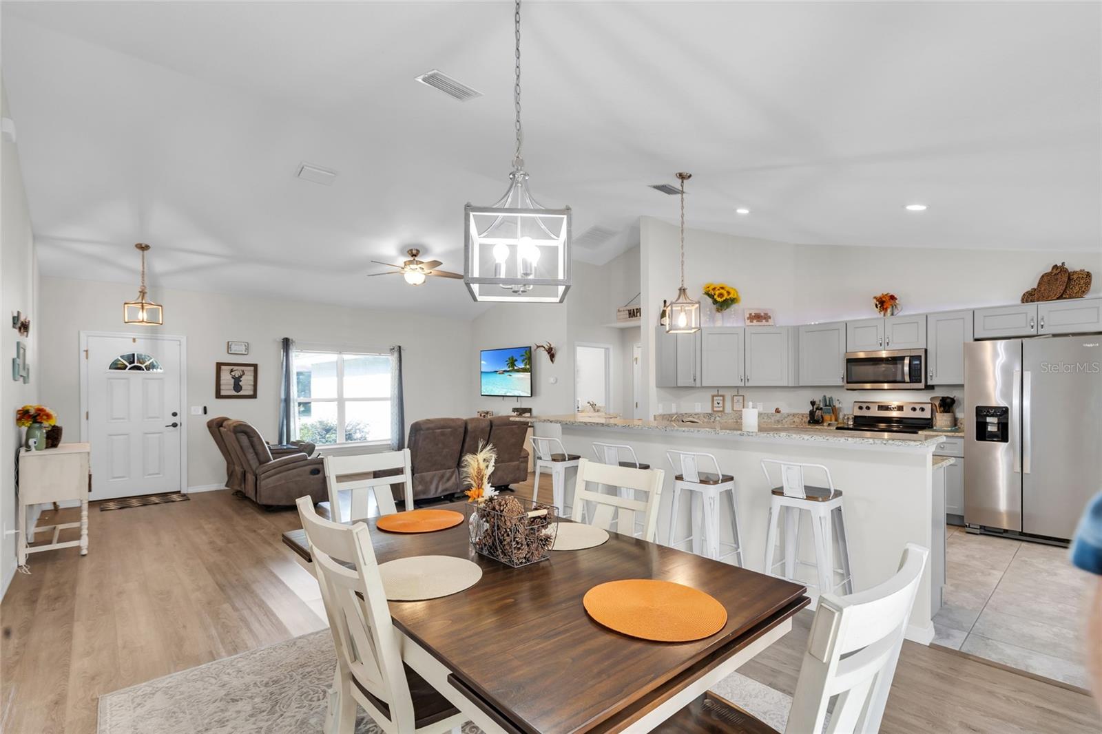 Image 7 of 35 For 8635 156 Street