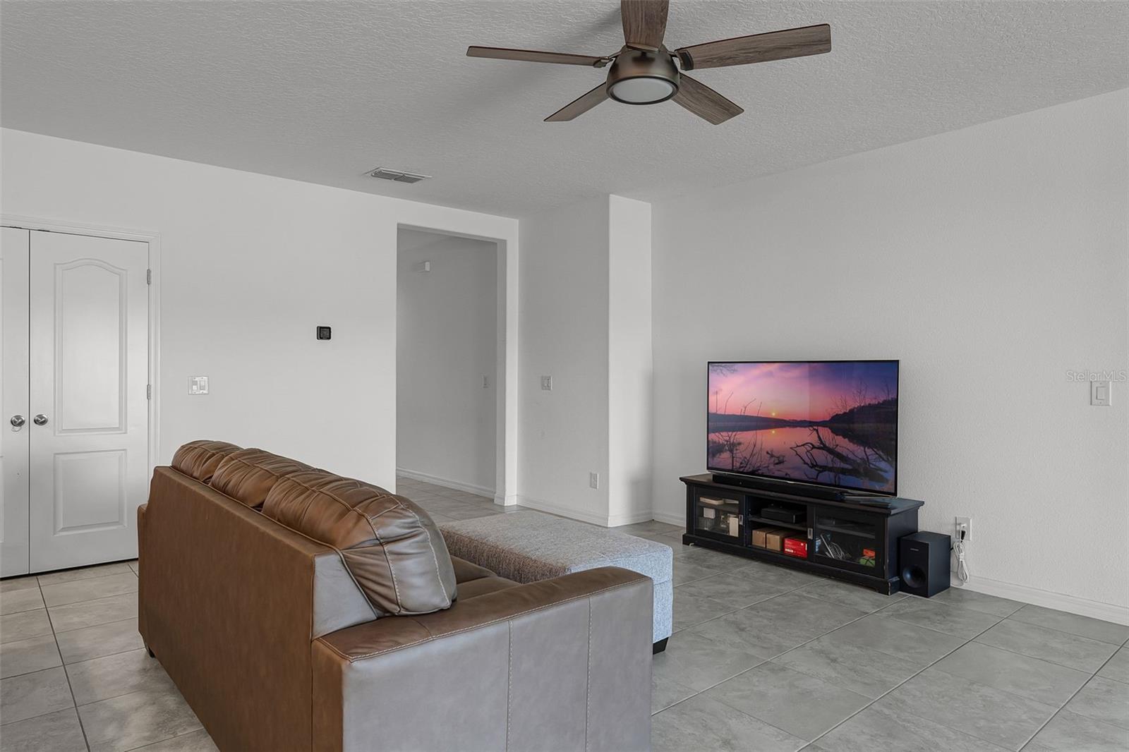 Image 12 of 71 For 23707 Companero Drive