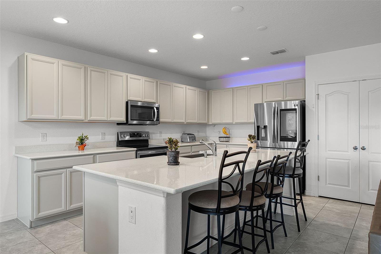 Image 14 of 71 For 23707 Companero Drive