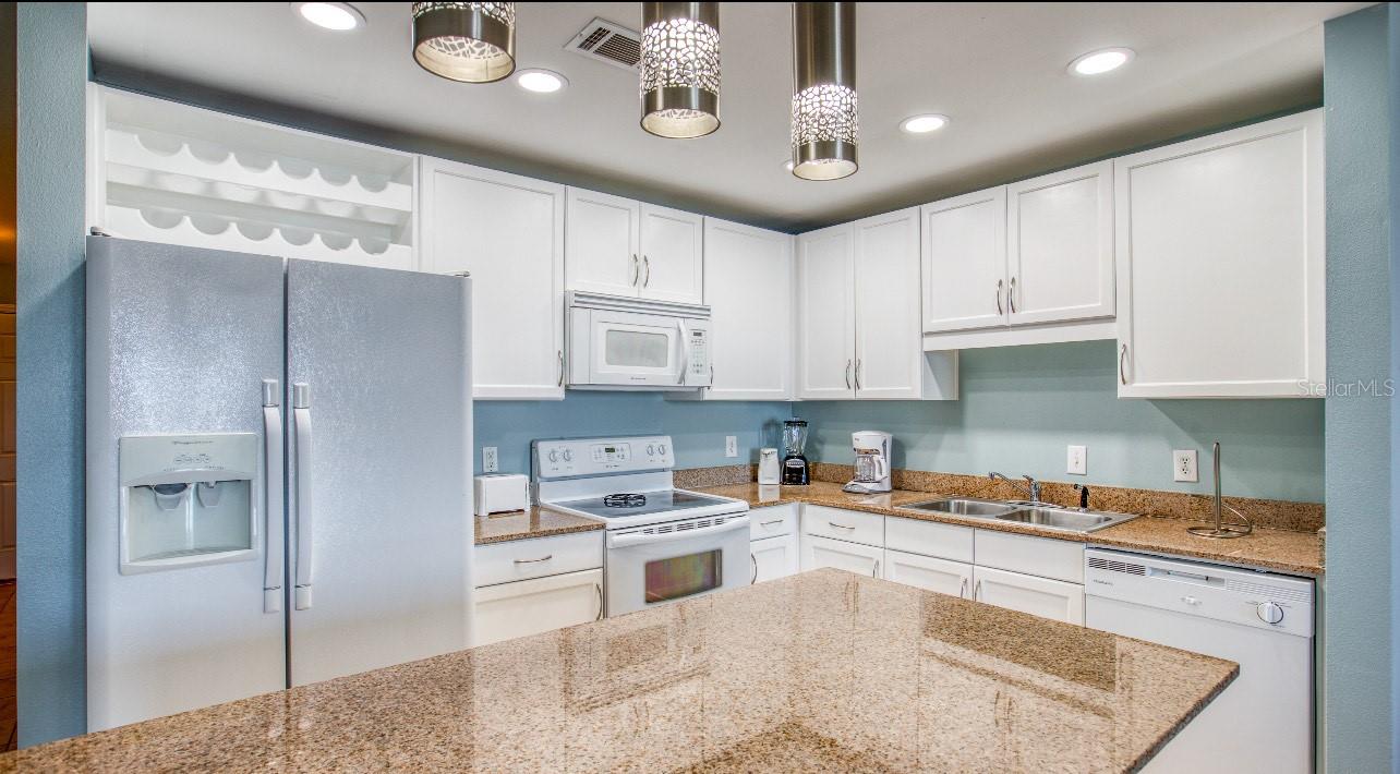Image 7 of 51 For 9860 Thomas Drive 923