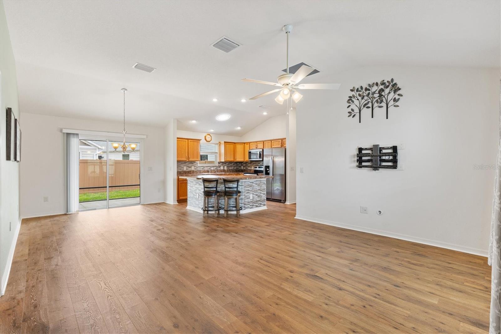 Image 4 of 35 For 3118 Sweetgum Street