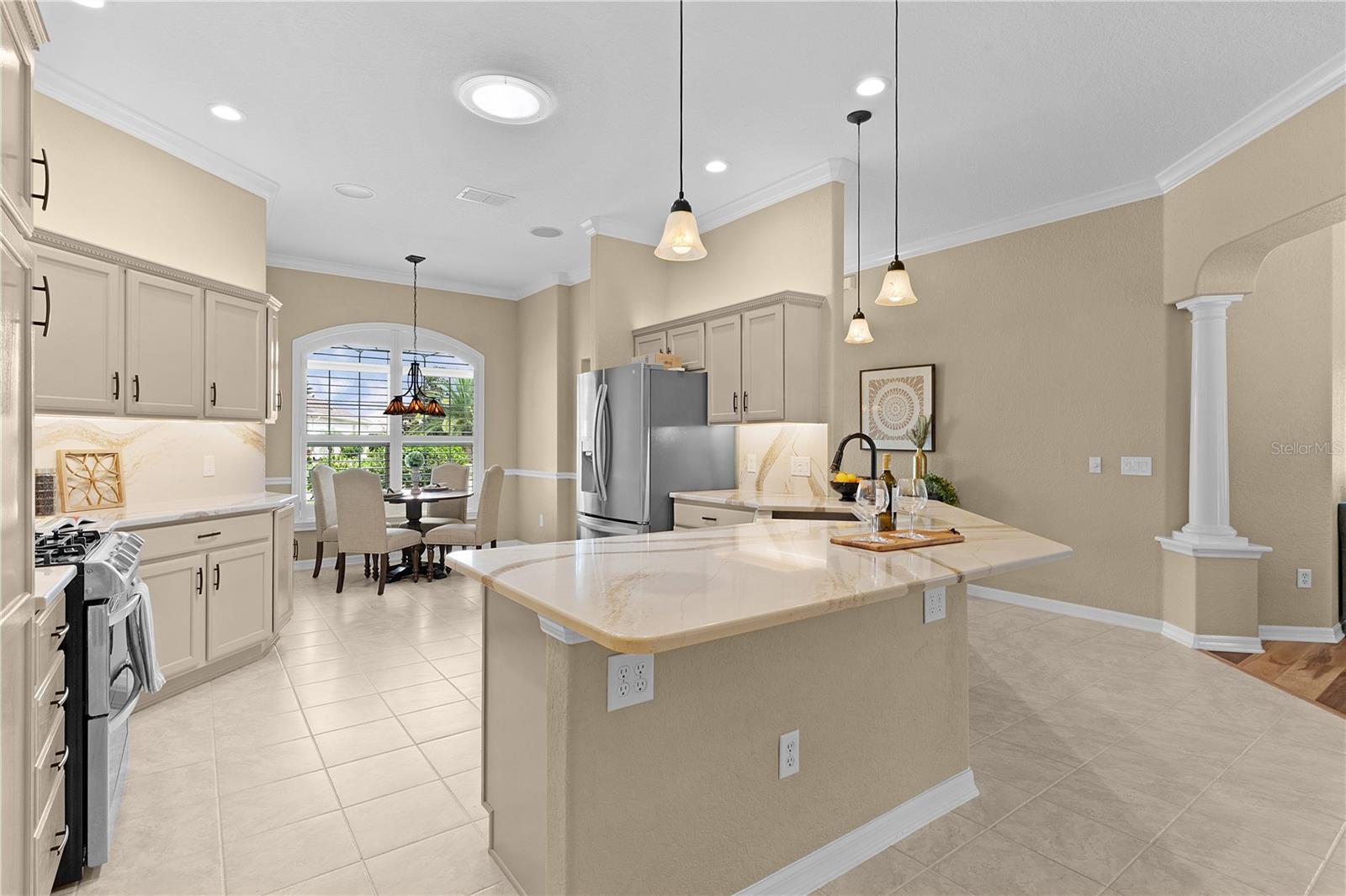 Listing photo id 14 for 1348 Patrick Place