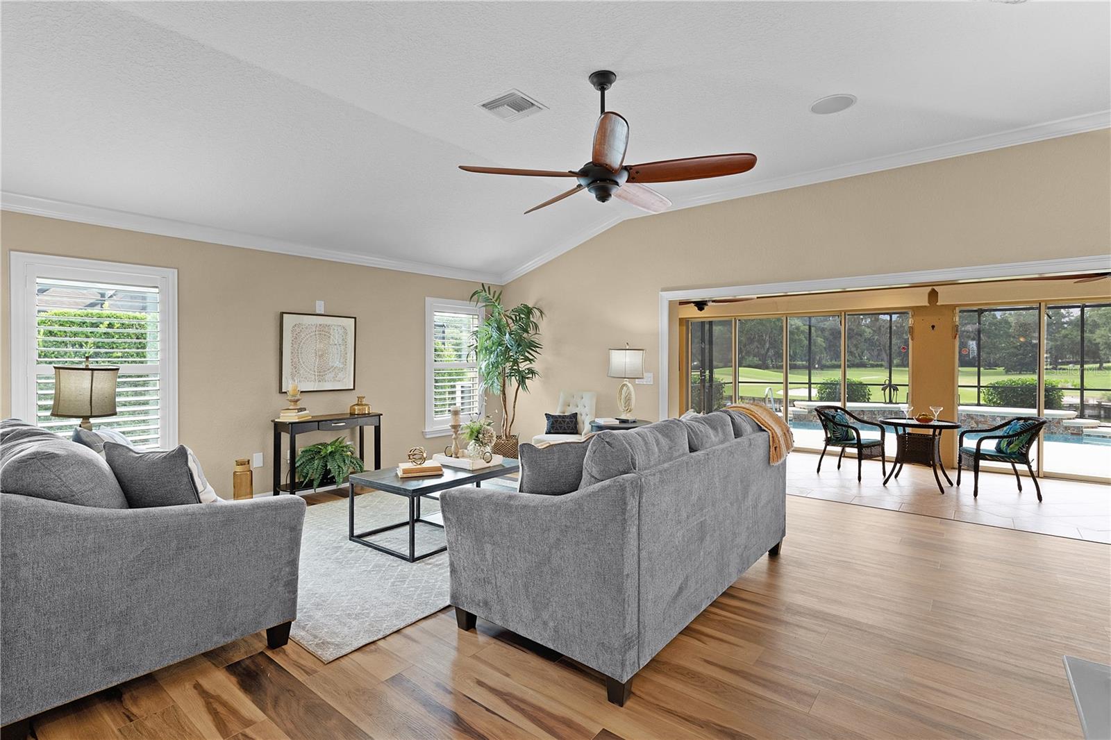 Listing photo id 22 for 1348 Patrick Place