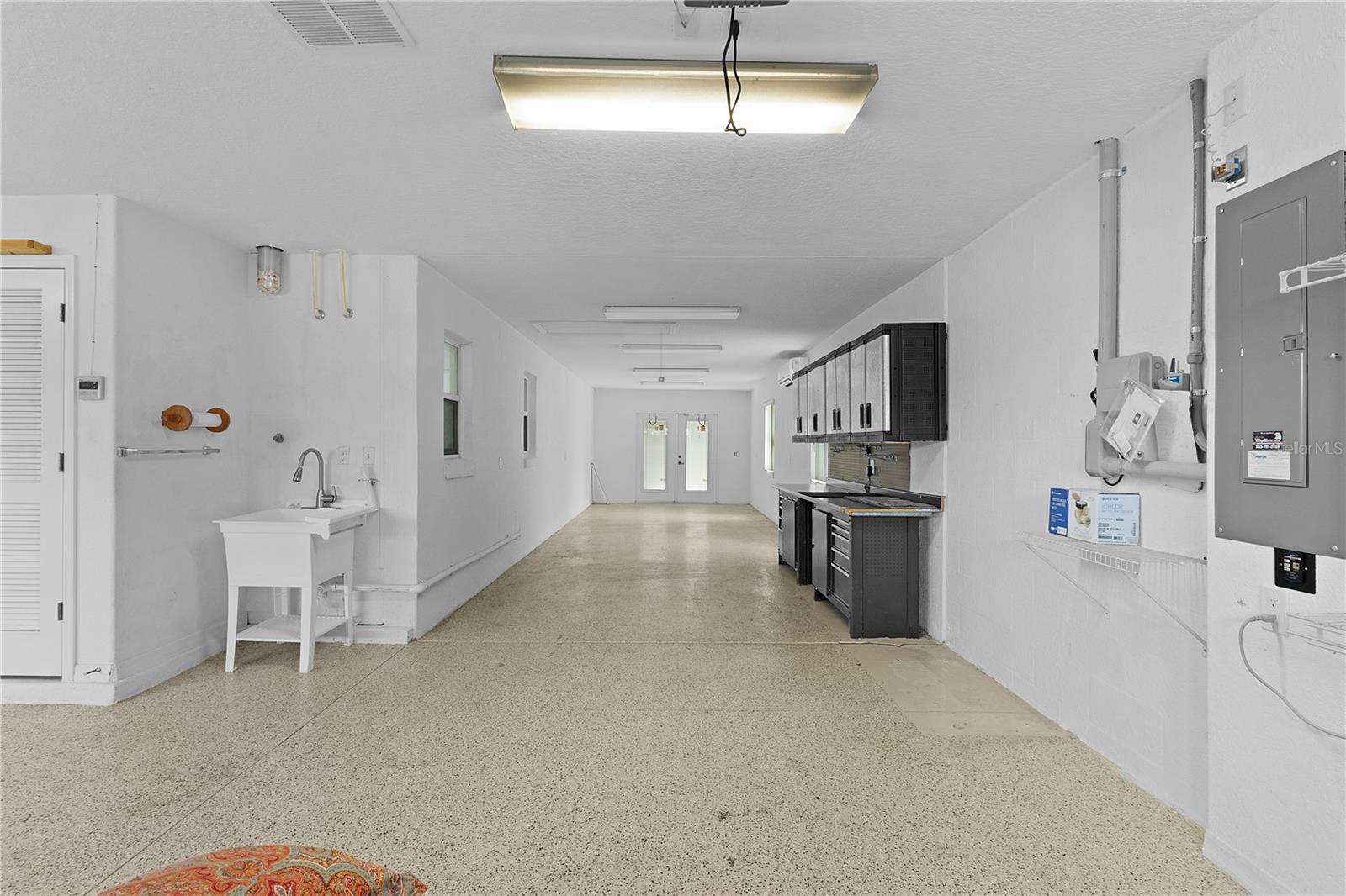 Listing photo id 25 for 1348 Patrick Place
