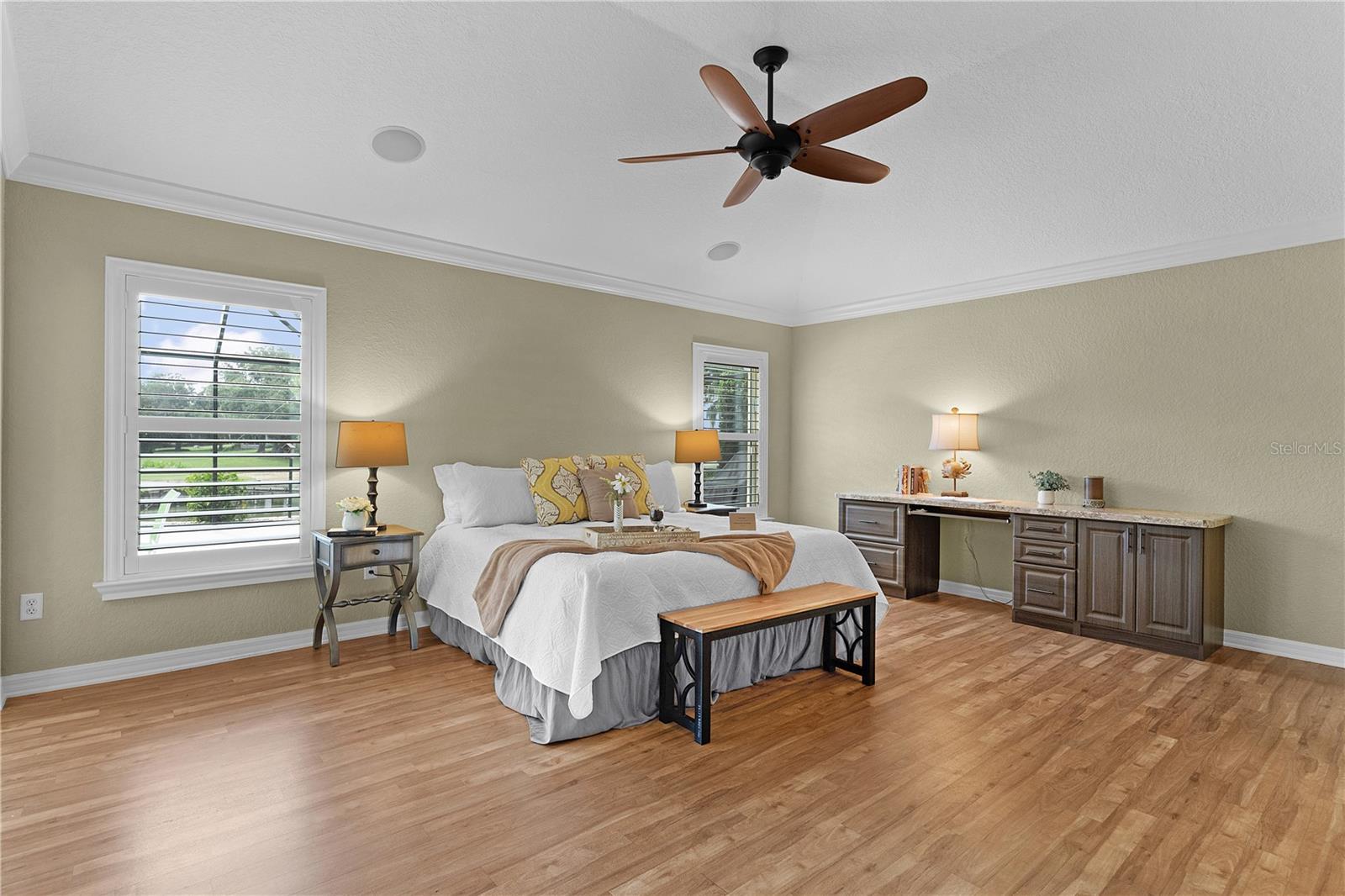 Listing photo id 27 for 1348 Patrick Place