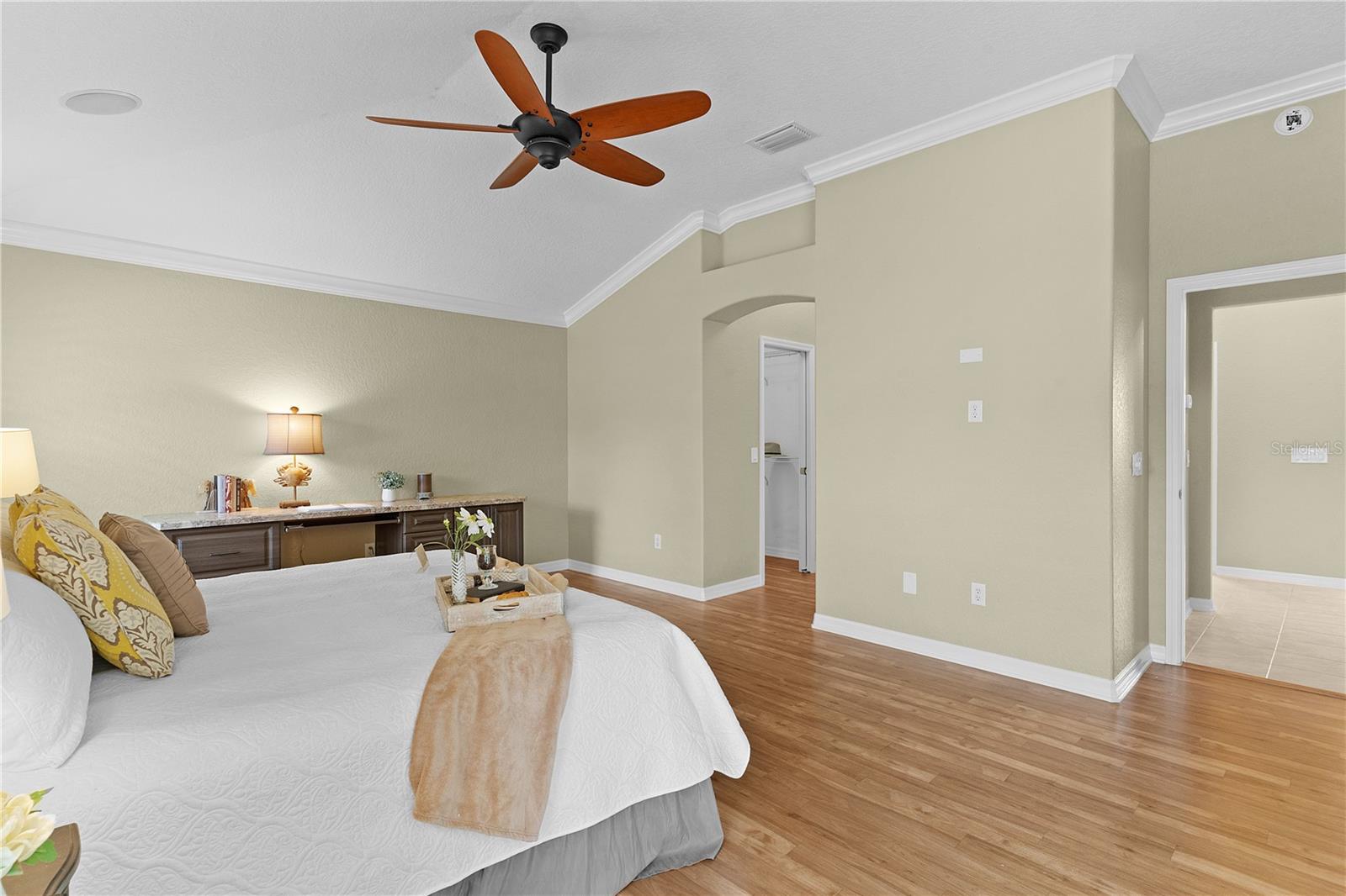 Listing photo id 28 for 1348 Patrick Place