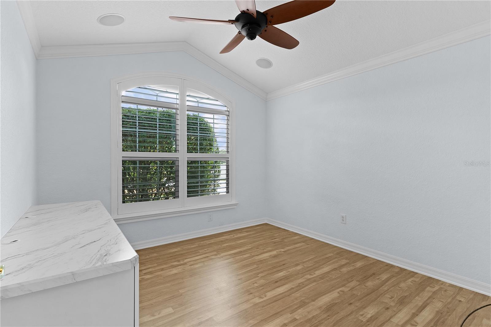 Listing photo id 35 for 1348 Patrick Place