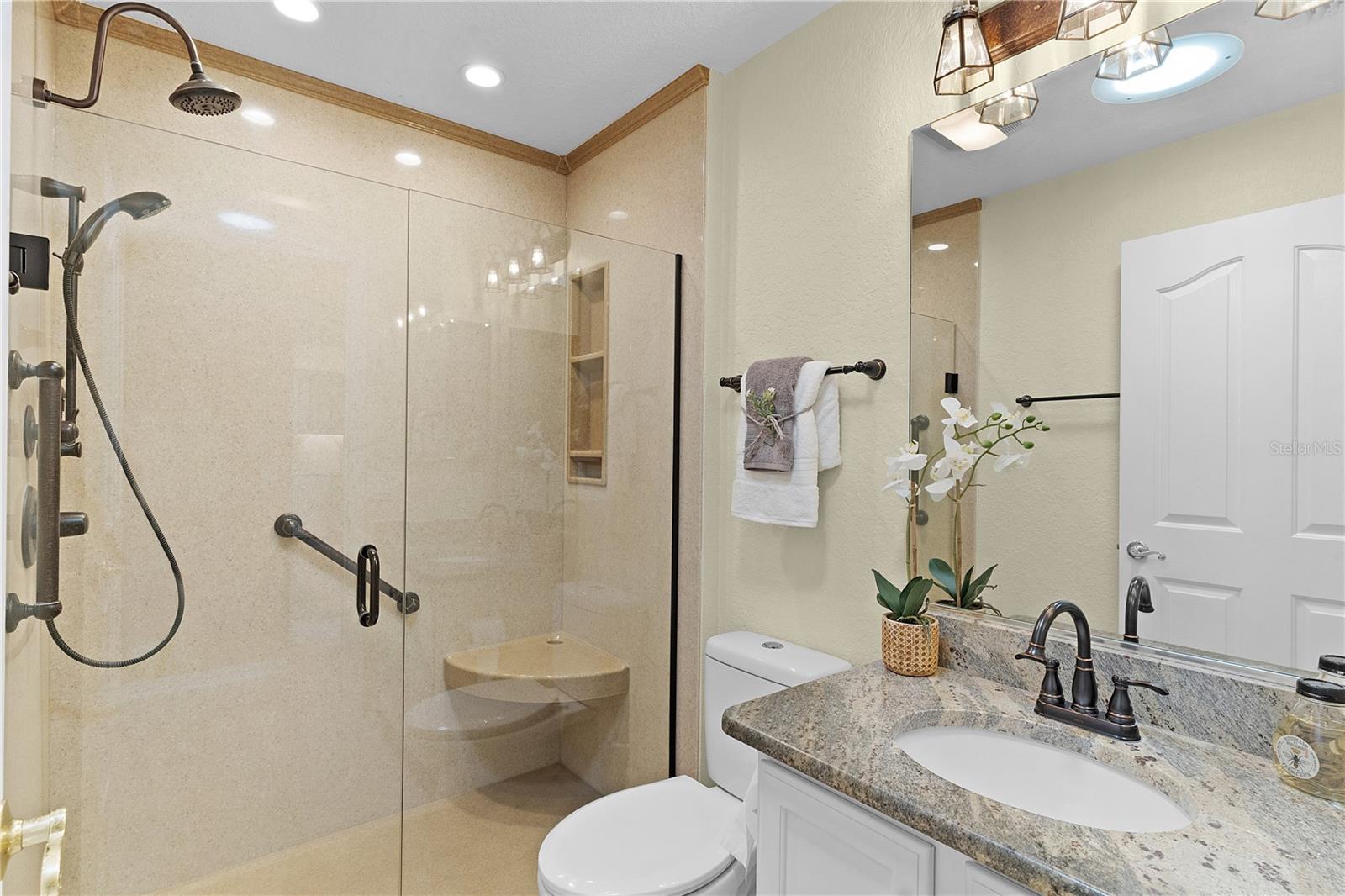 Listing photo id 36 for 1348 Patrick Place