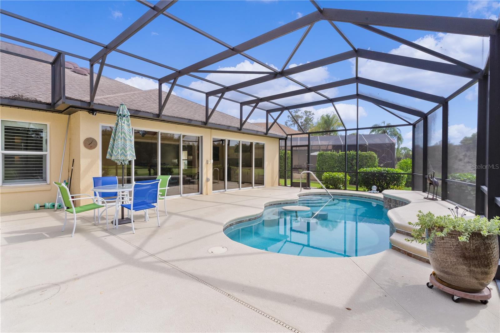 Listing photo id 44 for 1348 Patrick Place