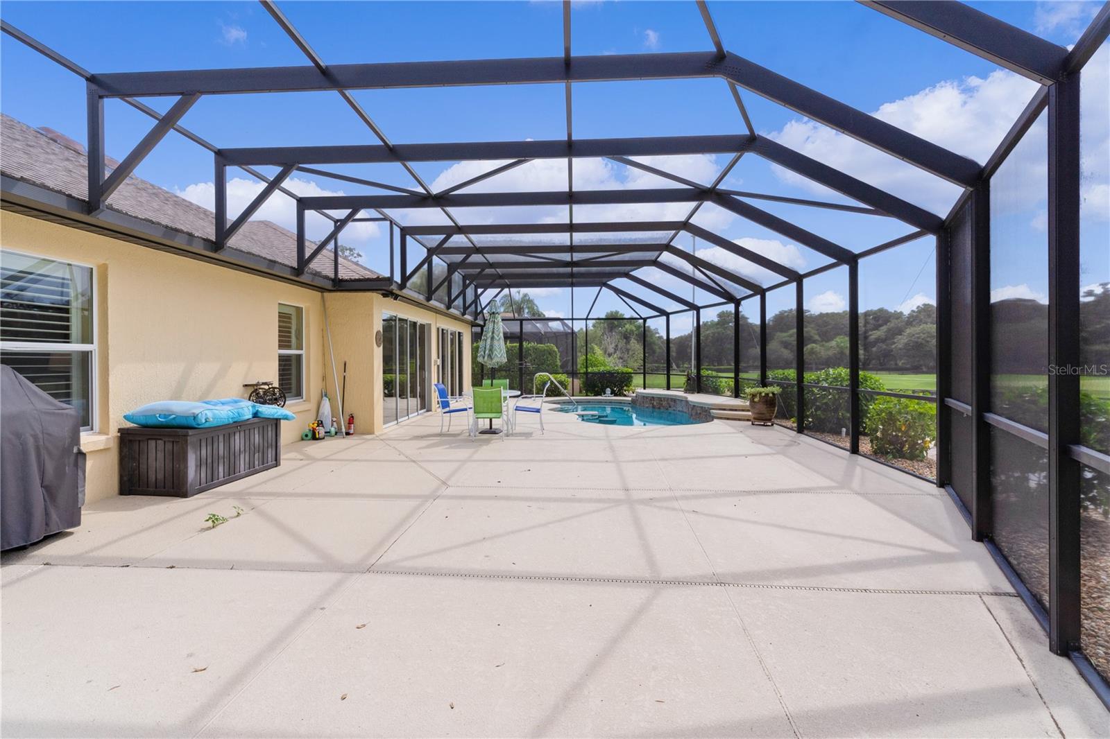 Listing photo id 46 for 1348 Patrick Place
