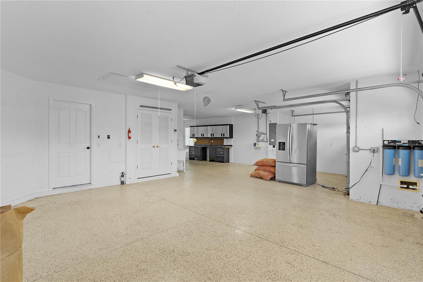 Listing photo id 3 for 1348 Patrick Place