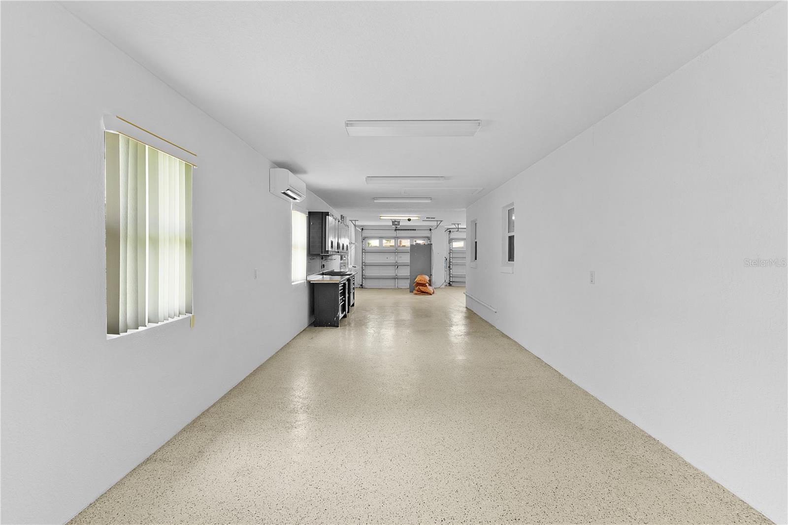 Listing photo id 4 for 1348 Patrick Place