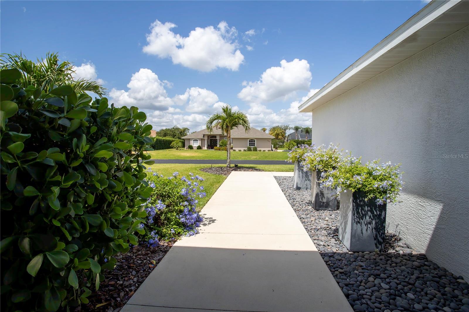 Image 3 of 42 For 2701 Island Drive