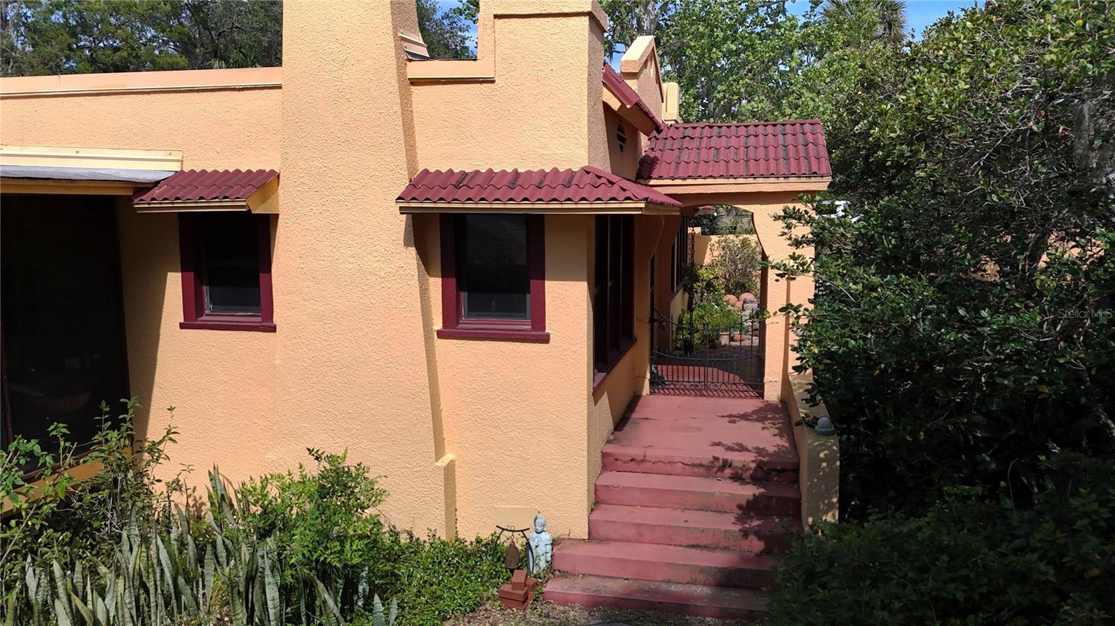 Image 11 of 63 For 308 Sunnyside Dr