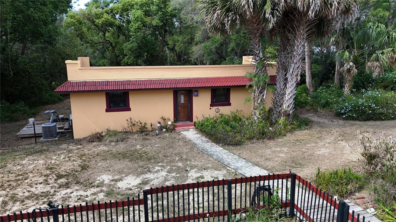 Image 3 of 63 For 308 Sunnyside Dr