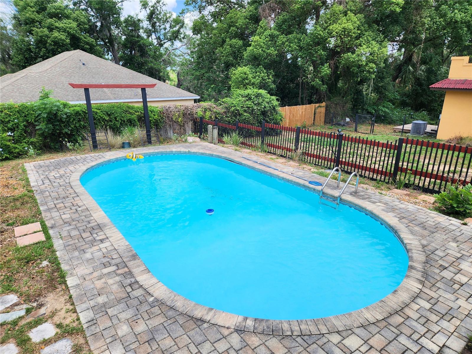 Image 41 of 63 For 308 Sunnyside Dr